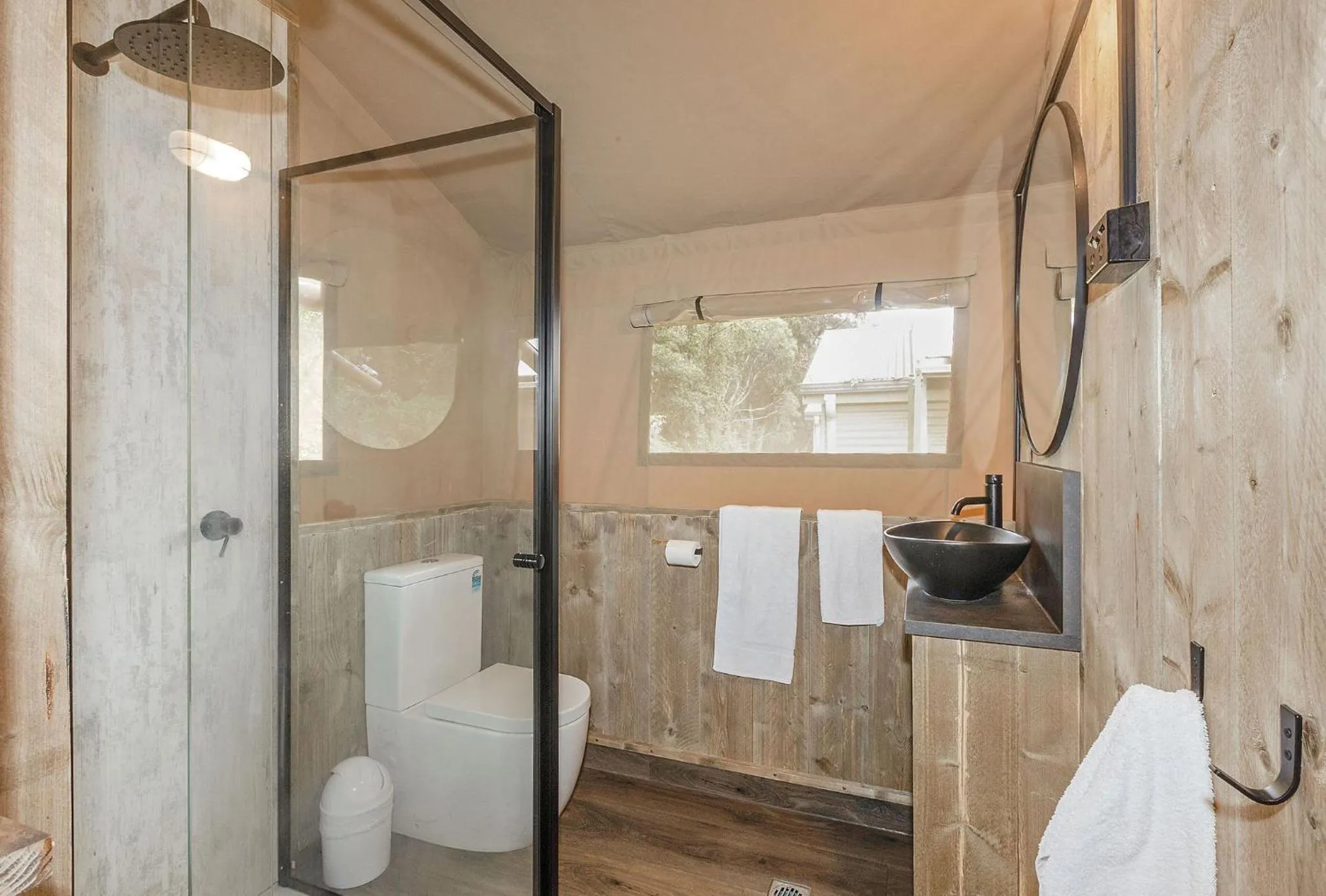 Bathroom in Reflections Jimmys Beach - Holiday Park