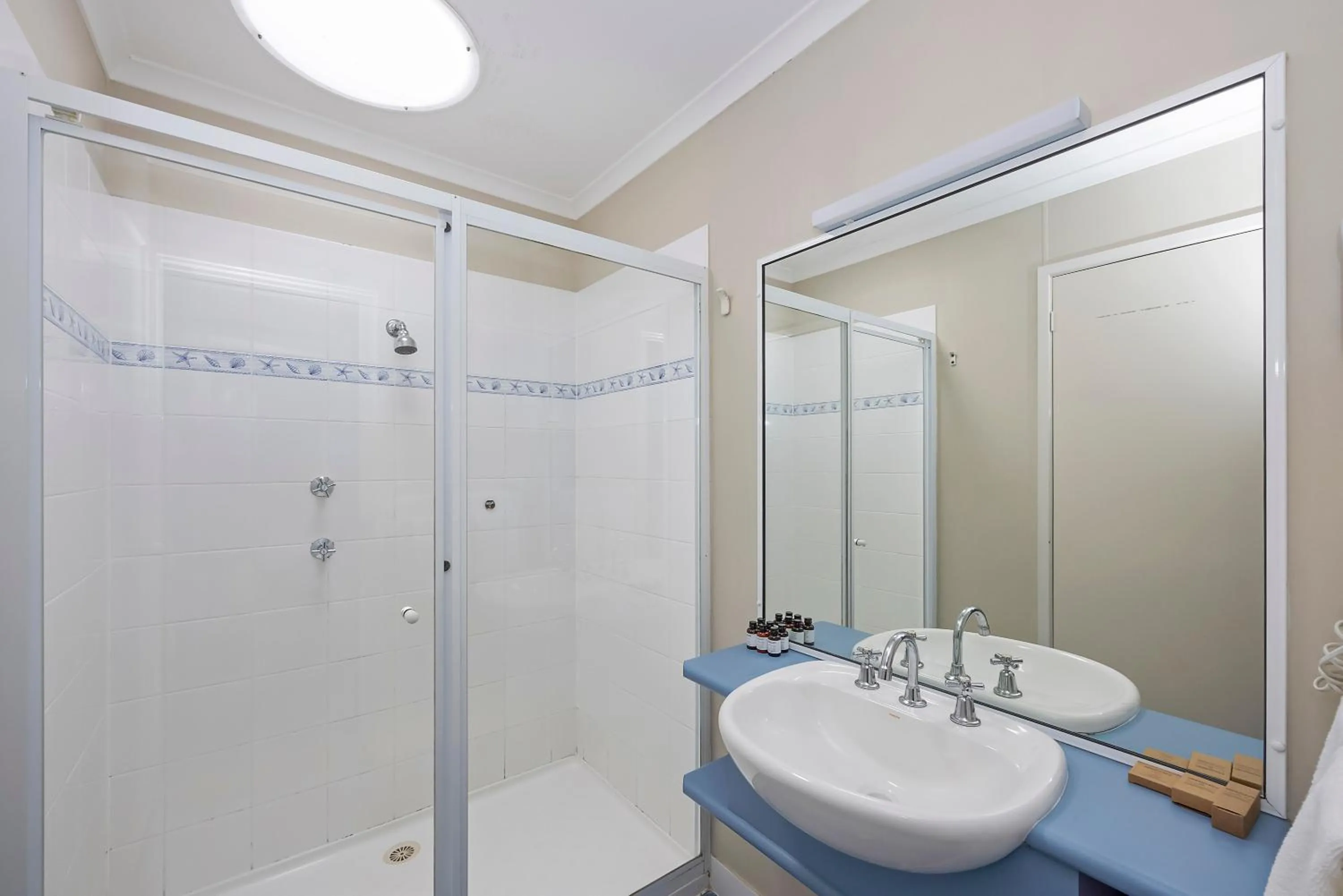 Bathroom in Reflections Jimmys Beach - Holiday Park