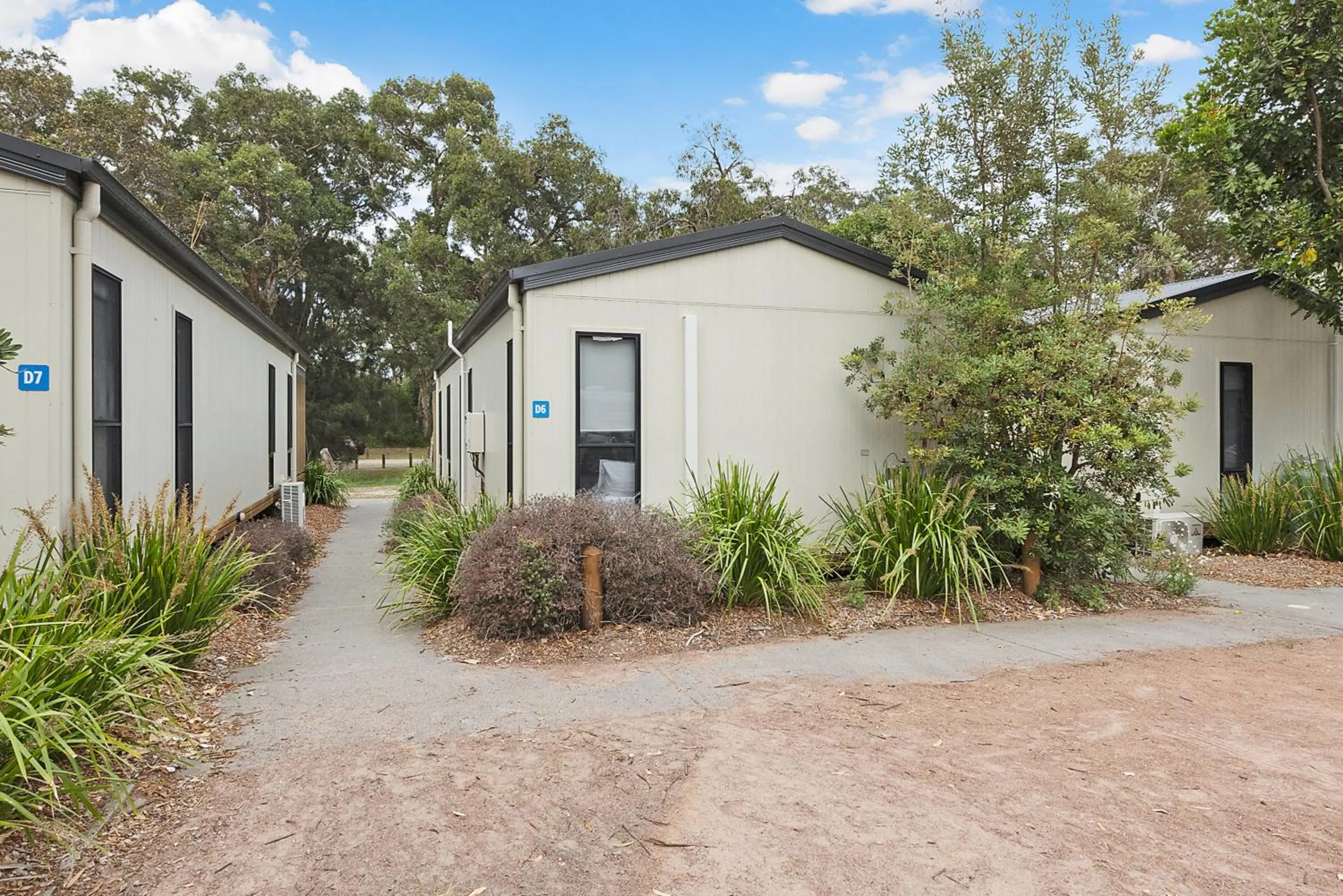 Facade/entrance in Reflections Jimmys Beach - Holiday Park