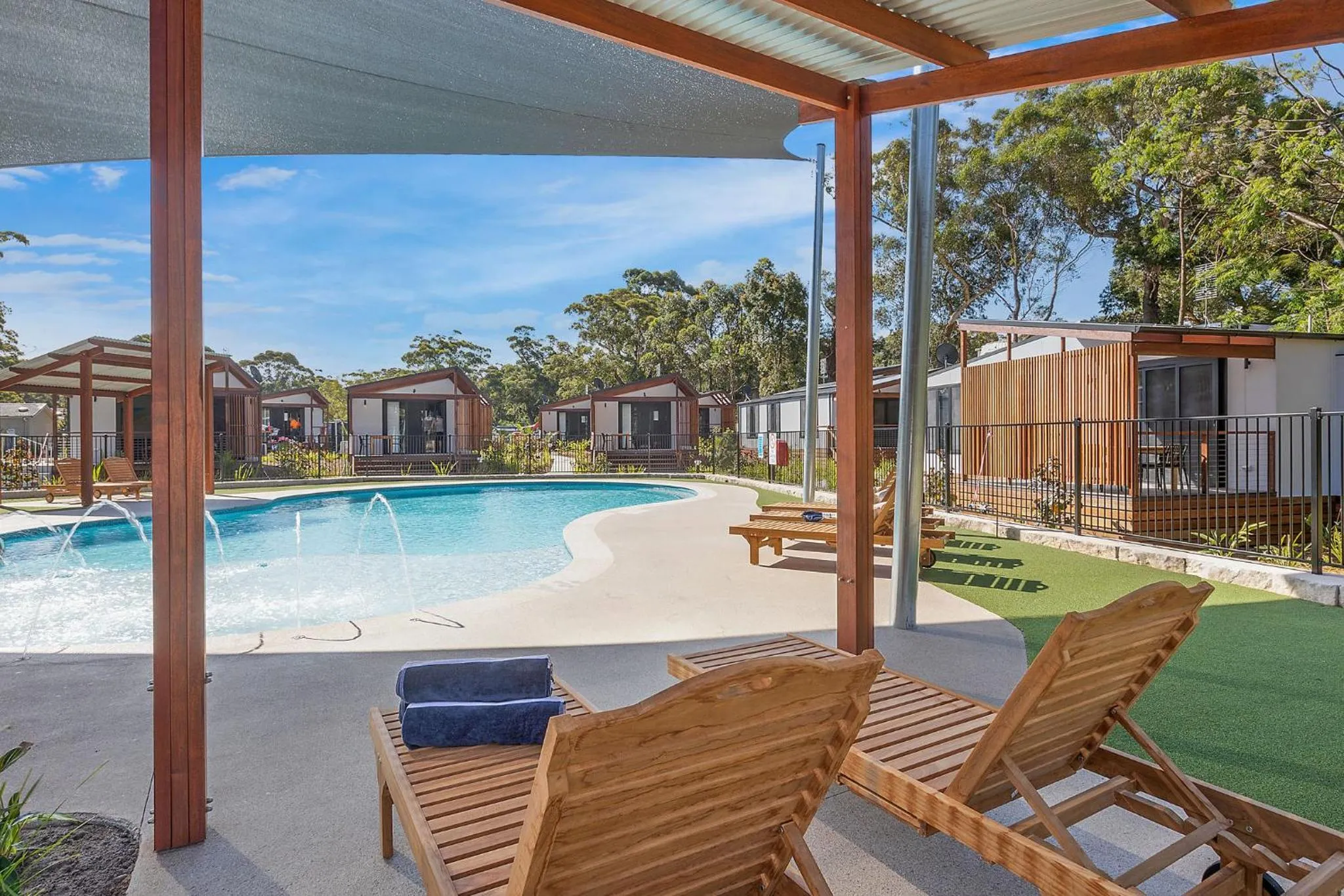 Swimming pool in Reflections Jimmys Beach - Holiday Park