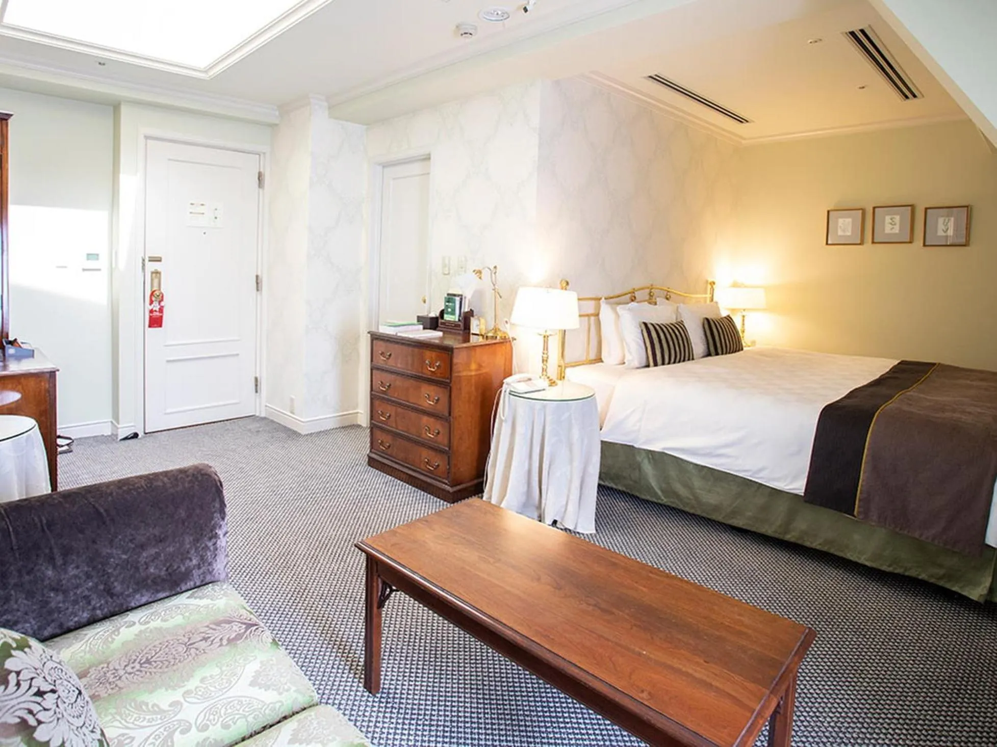 Bed in Kobe Kitano Hotel