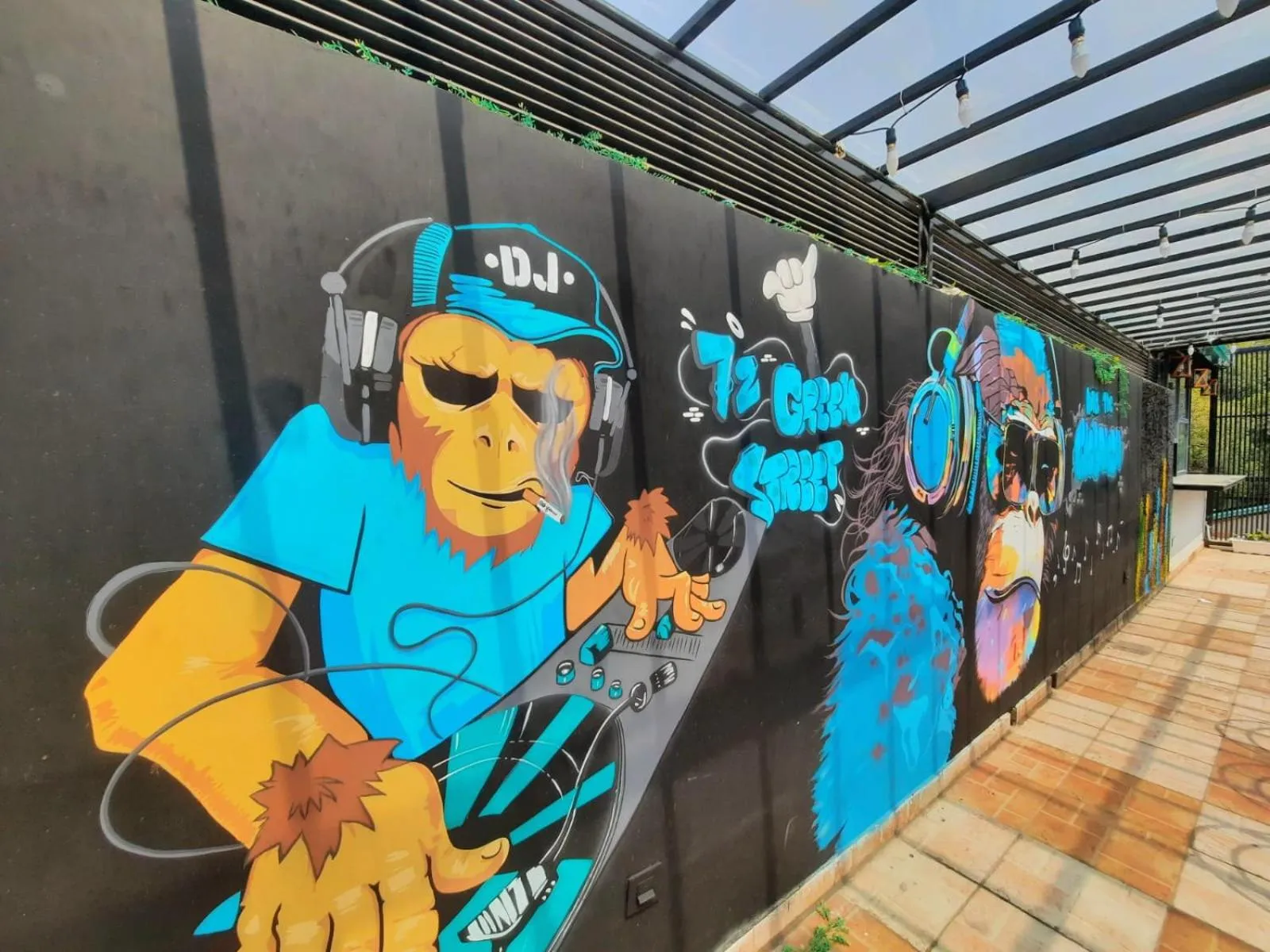 Restaurant/places to eat in The Eleganza