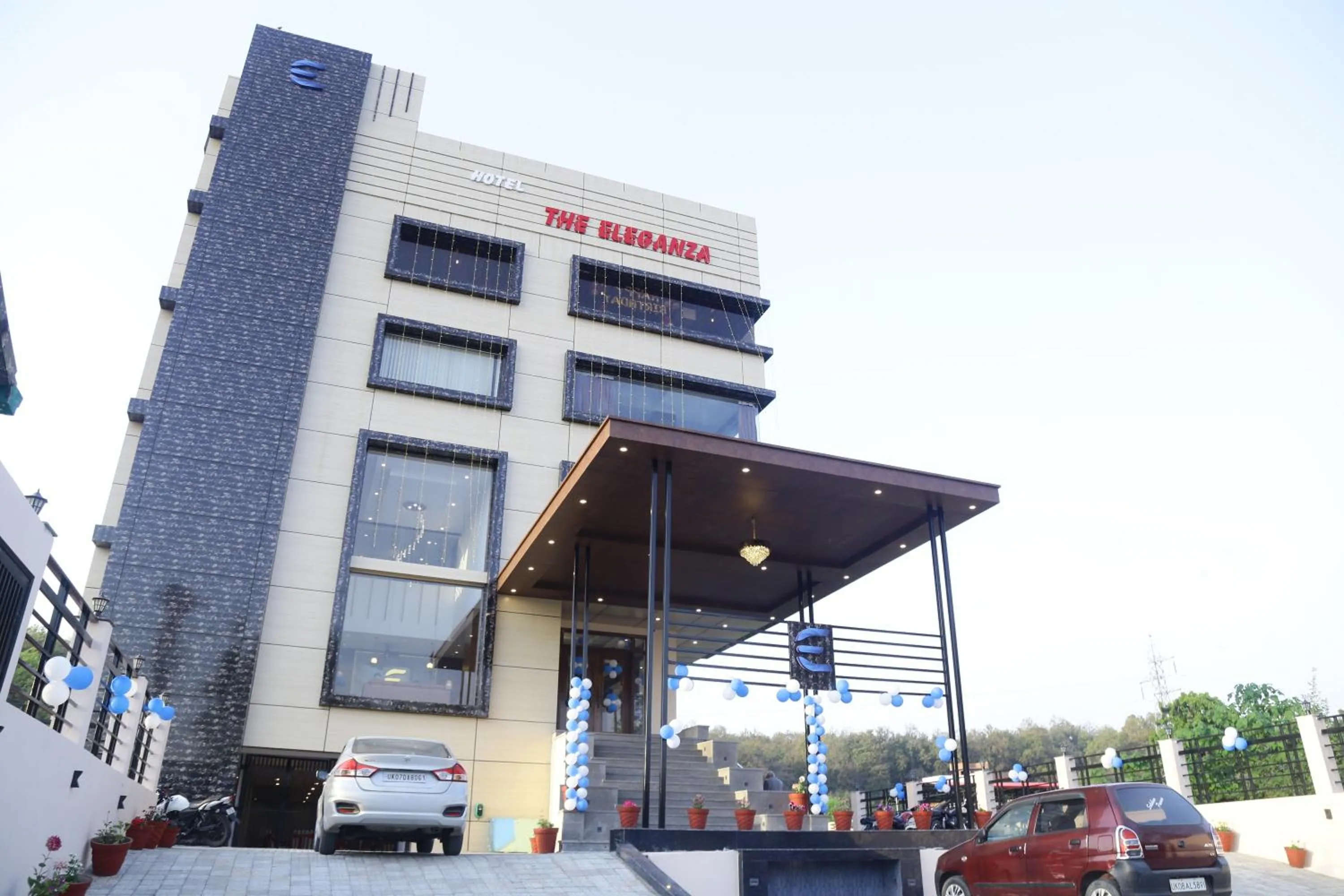 Facade/entrance in The Eleganza