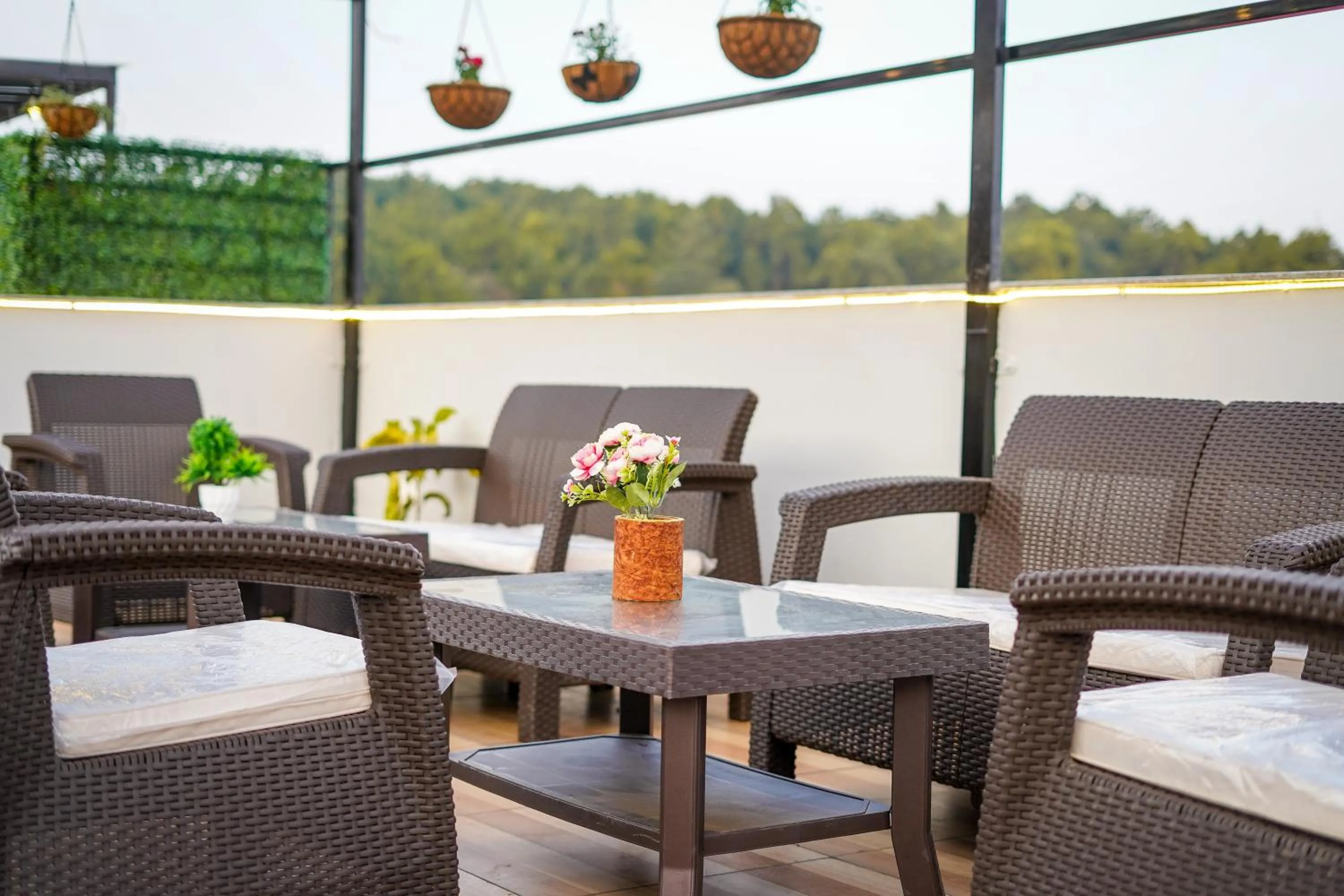 Restaurant/places to eat in The Eleganza