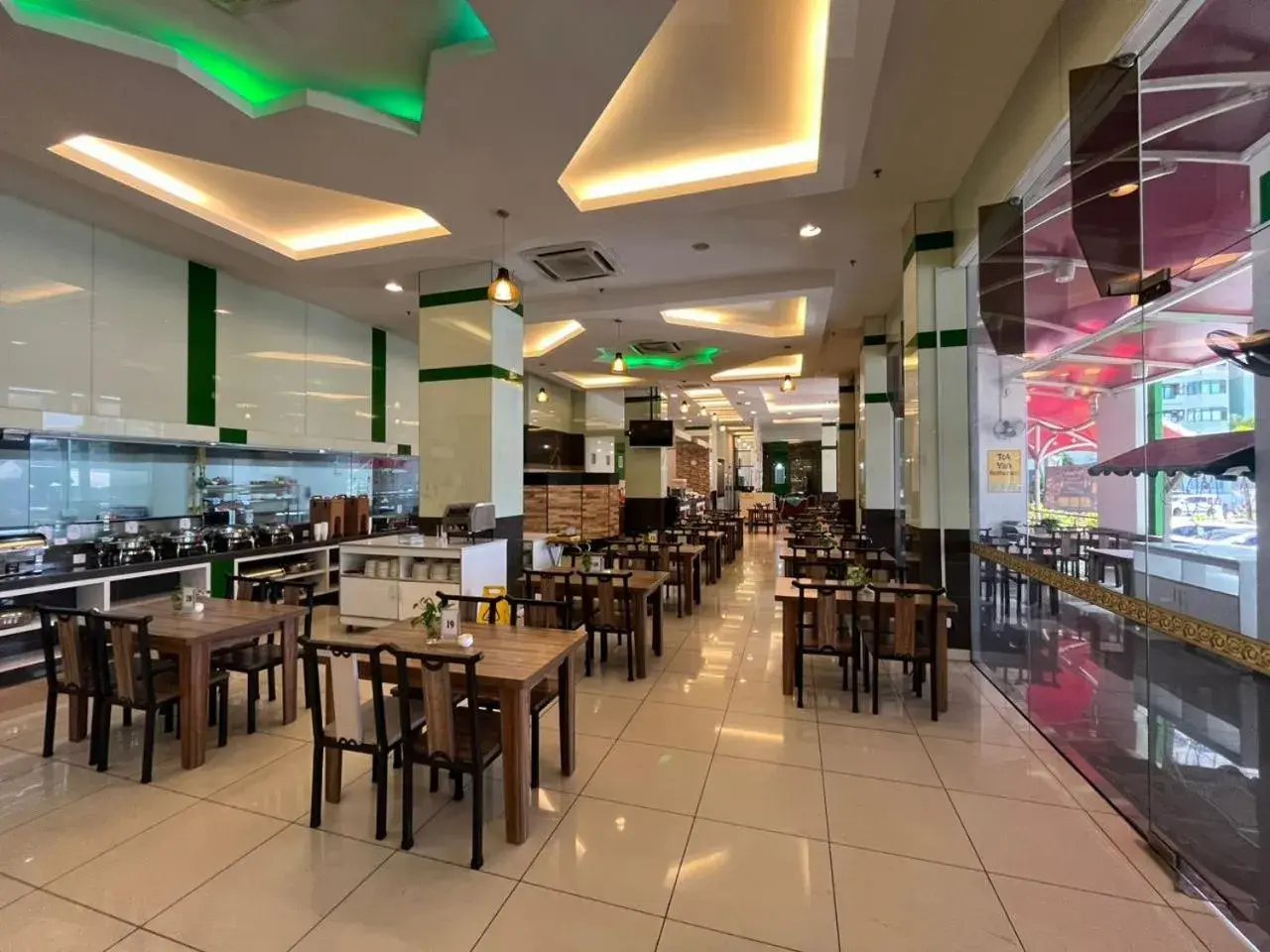 Restaurant/places to eat in HIG Hotel Restaurant/places to eat in HIG Hotel