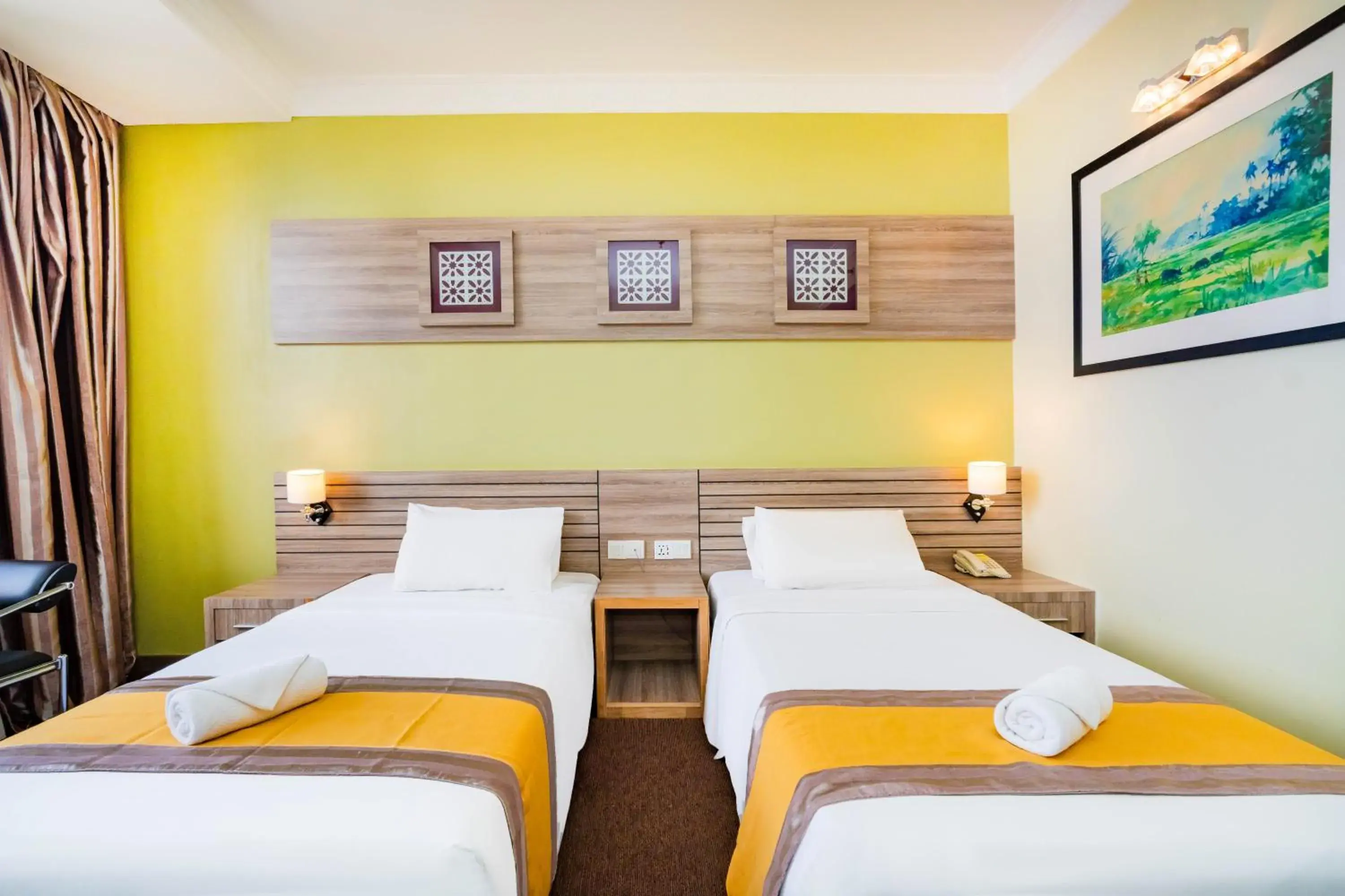 Bed in HIG Hotel & Convention Bed in HIG Hotel & Convention