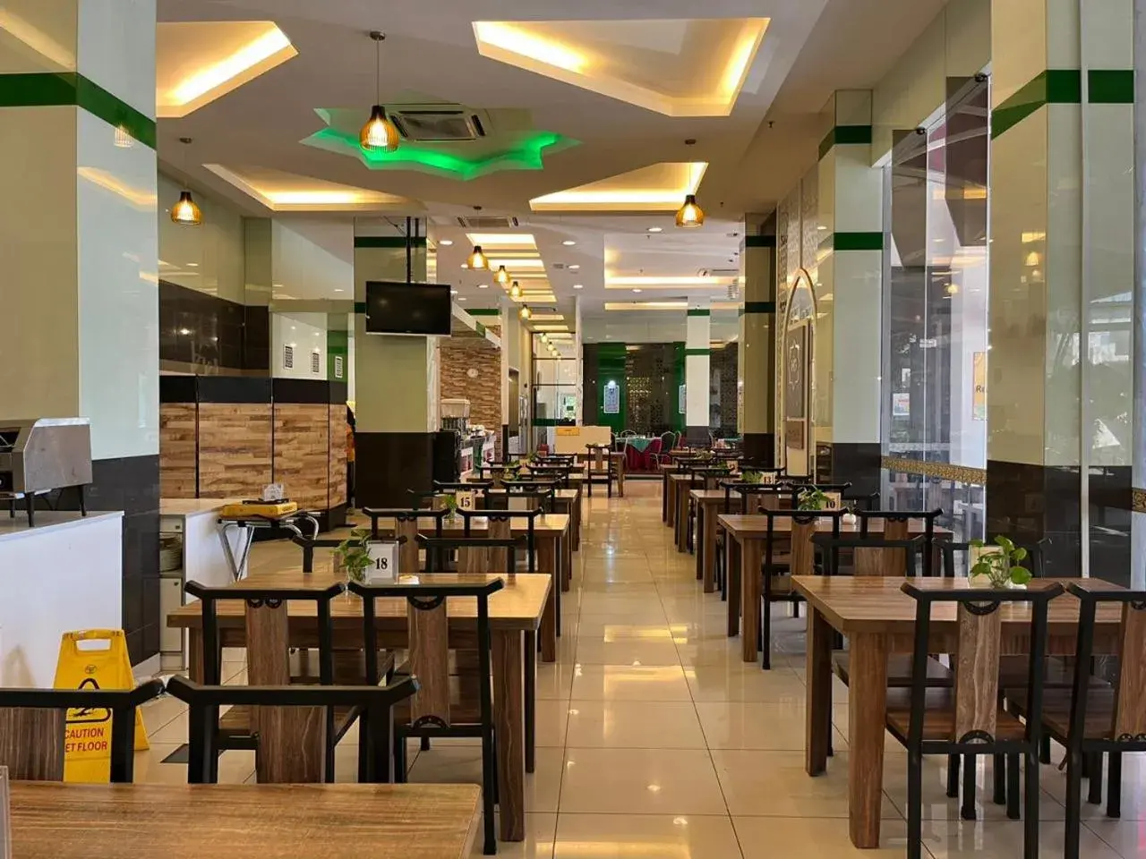 Restaurant/places to eat in HIG Hotel Restaurant/places to eat in HIG Hotel