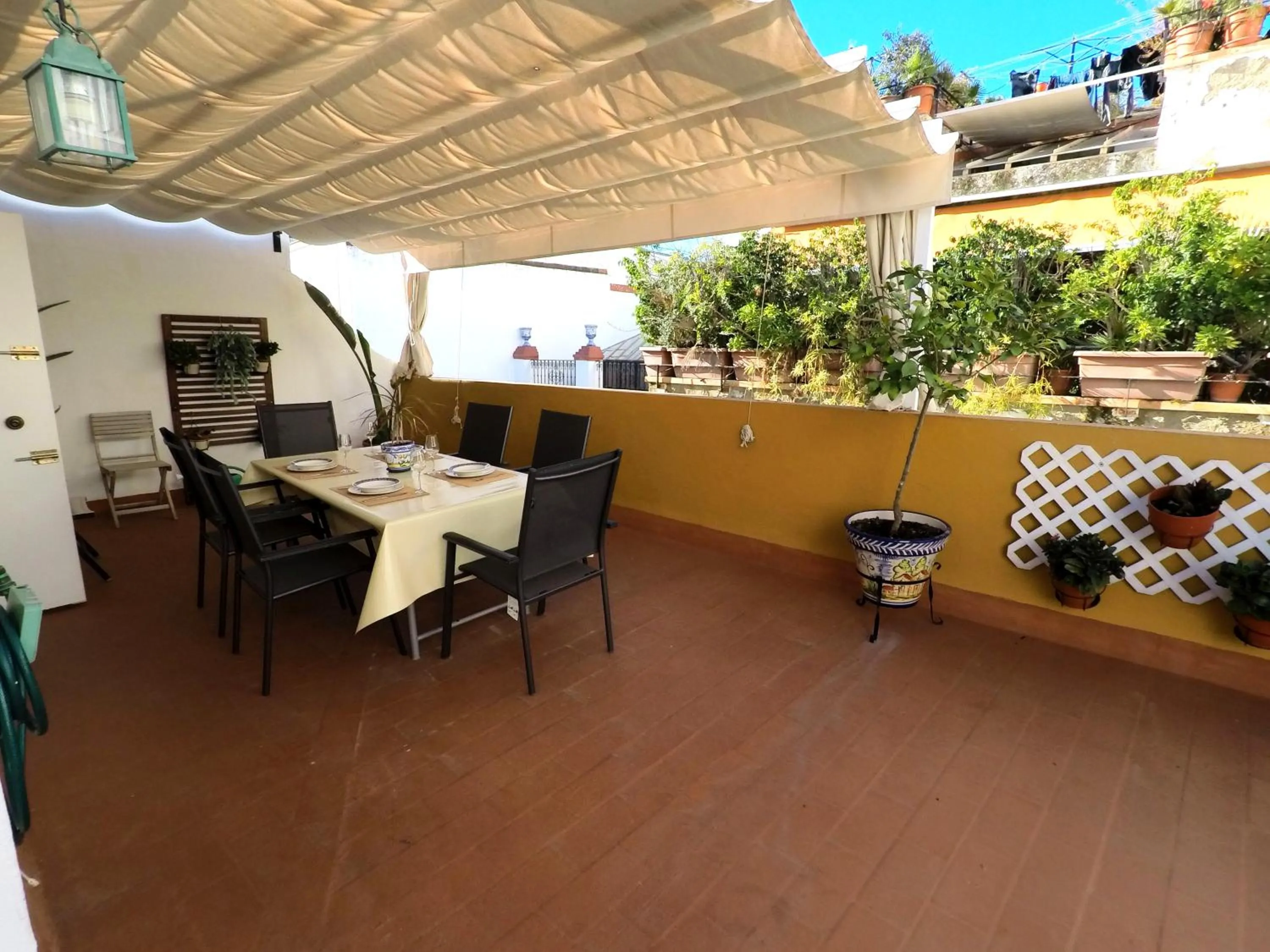 Balcony/Terrace in Duplex acogedor con gran terraza en pleno centro de Sevilla!