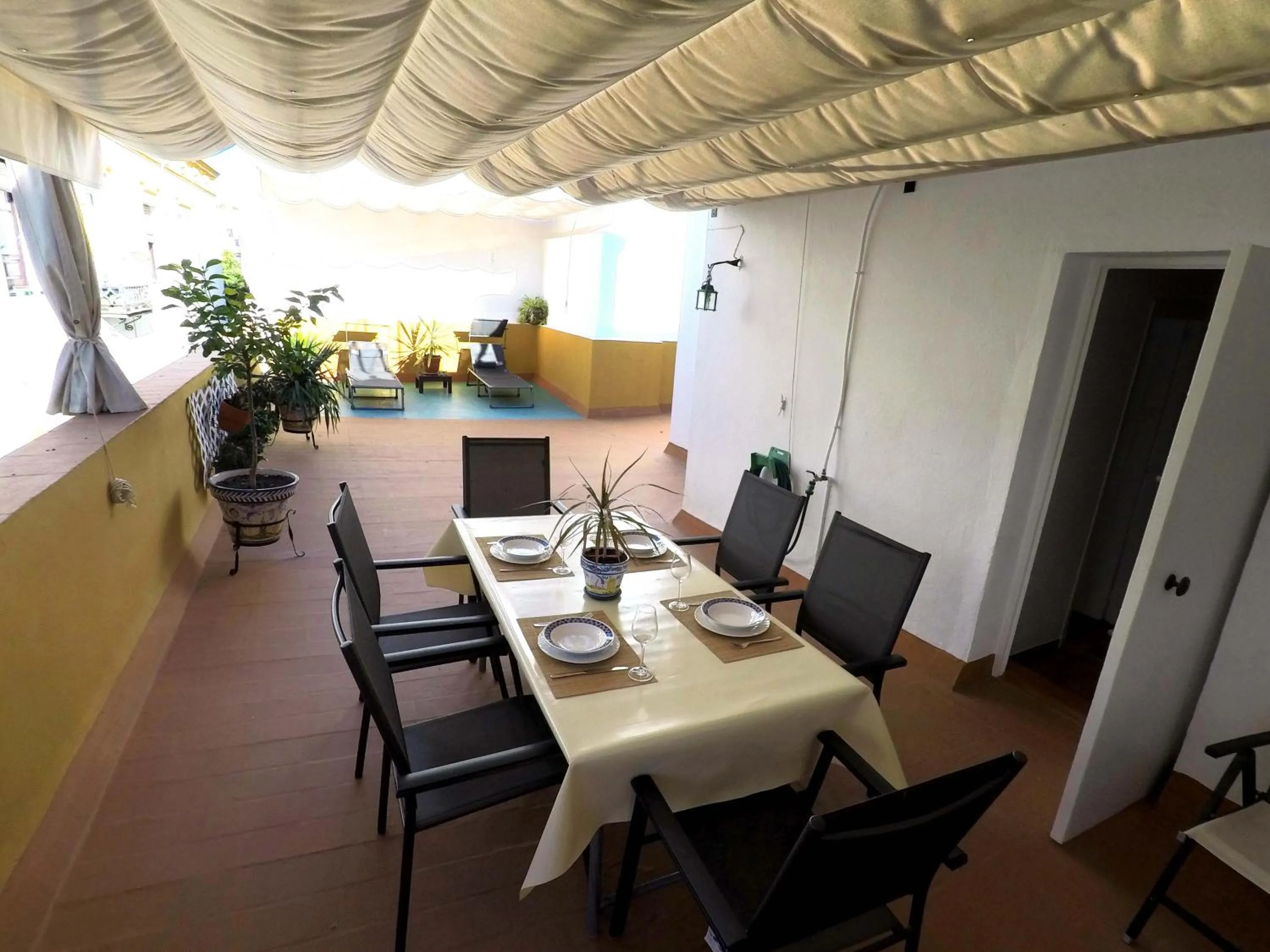 Balcony/Terrace in Duplex acogedor con gran terraza en pleno centro de Sevilla!