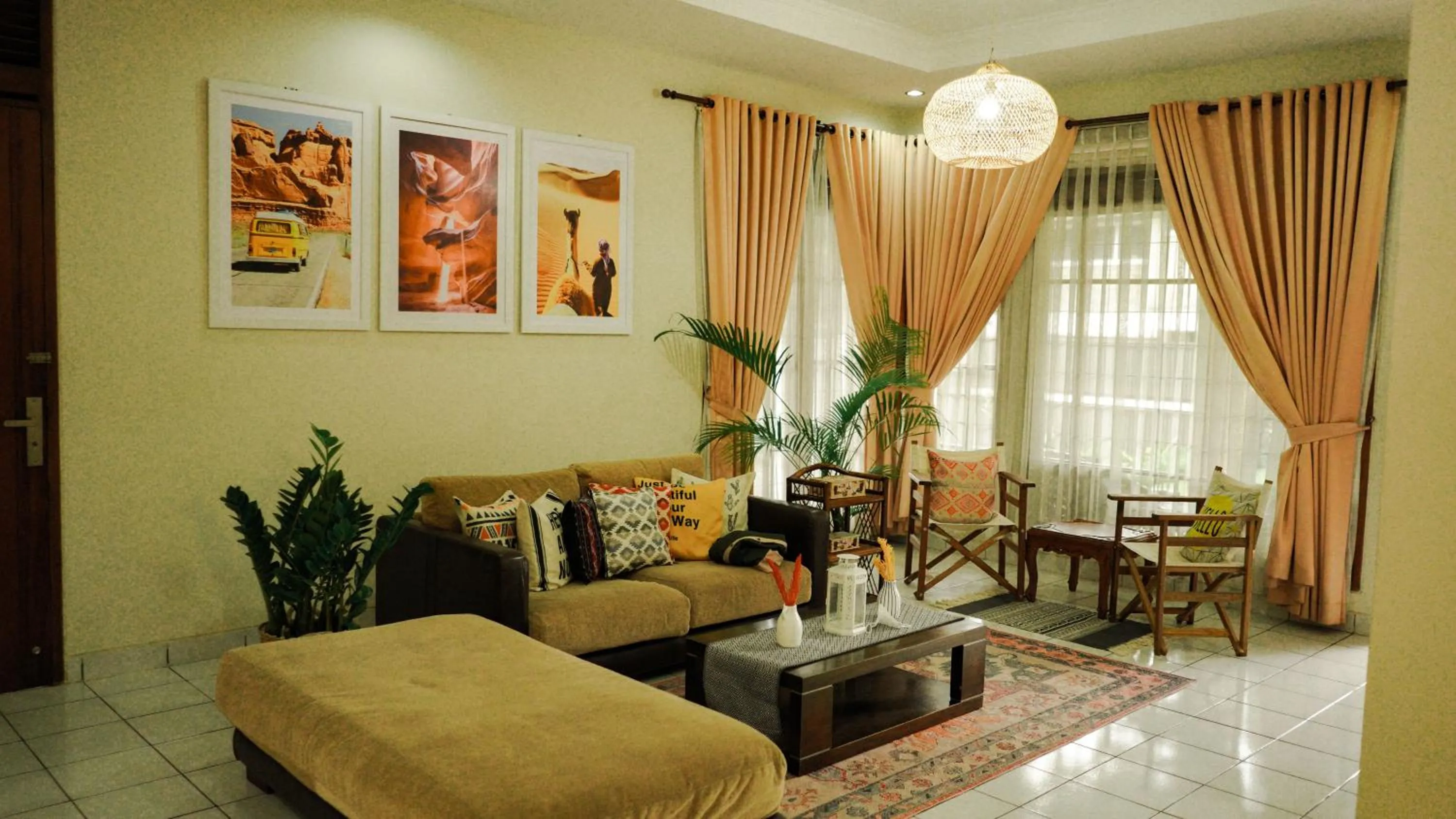 Living room in Roemah Renjana Bandung