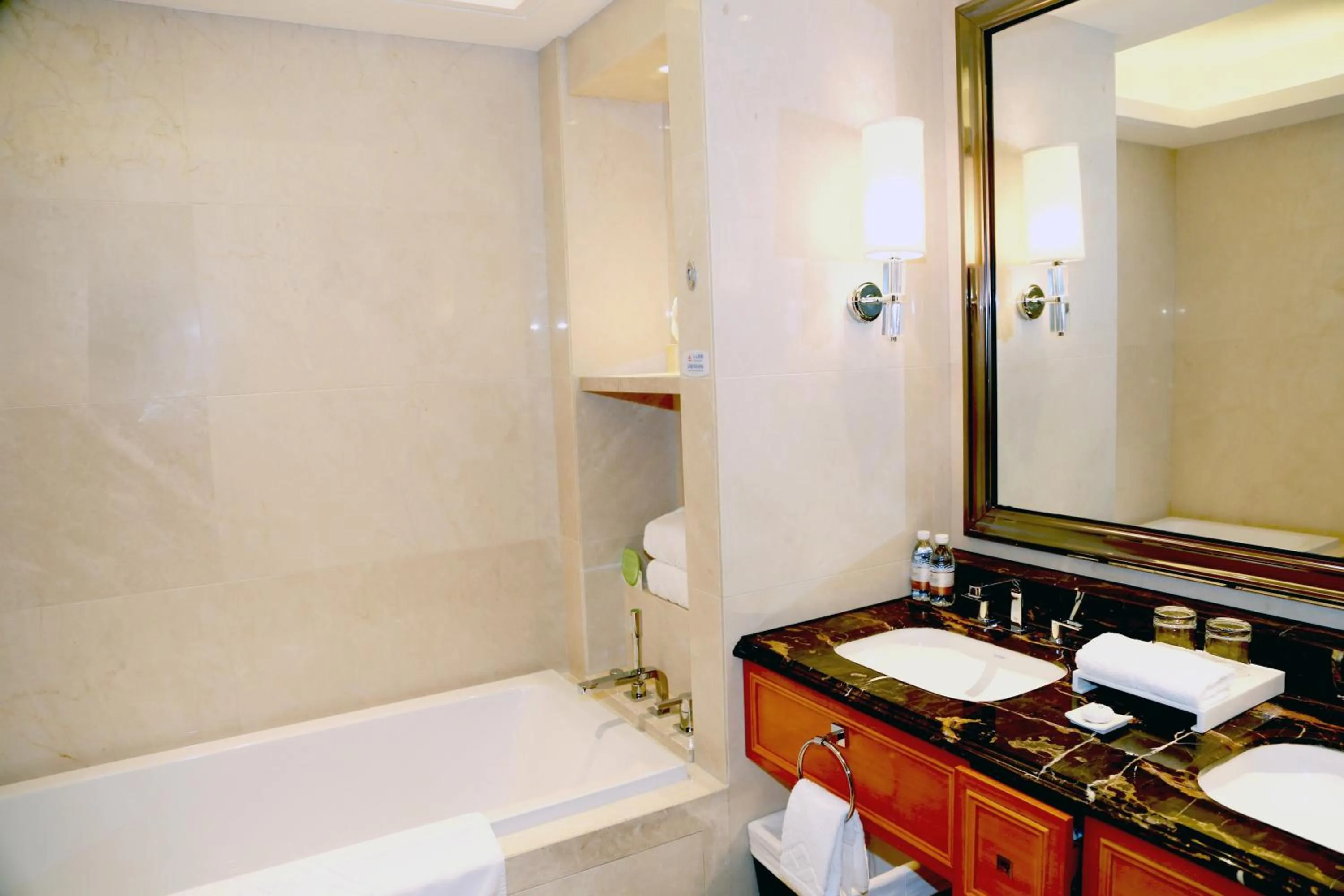 Toilet in Huaguoshan Hotel