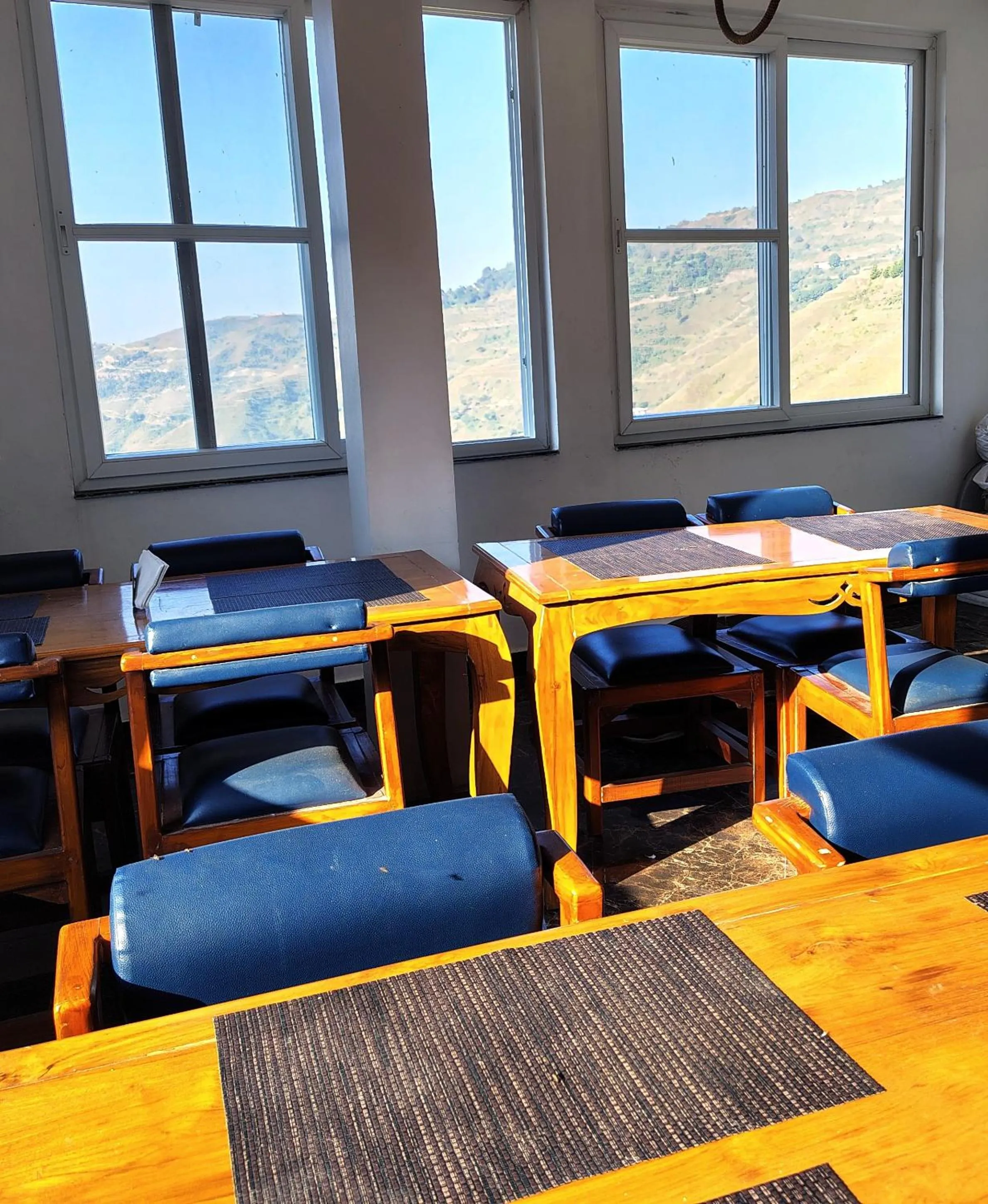 Restaurant/places to eat in Chakrata Inn Resort