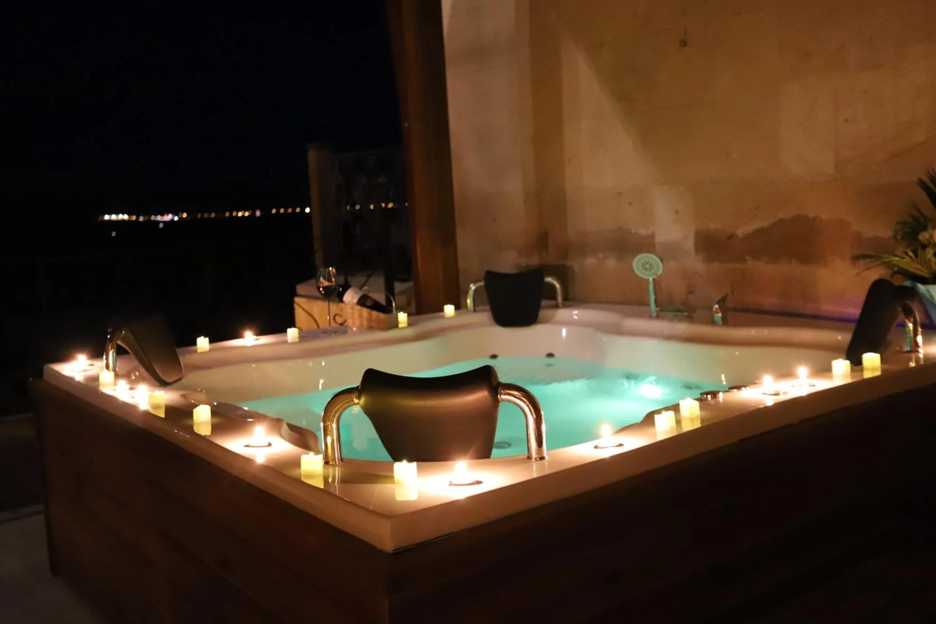 Hot Tub in Simera in Cappadocia - Special Class - Best View Rooftop