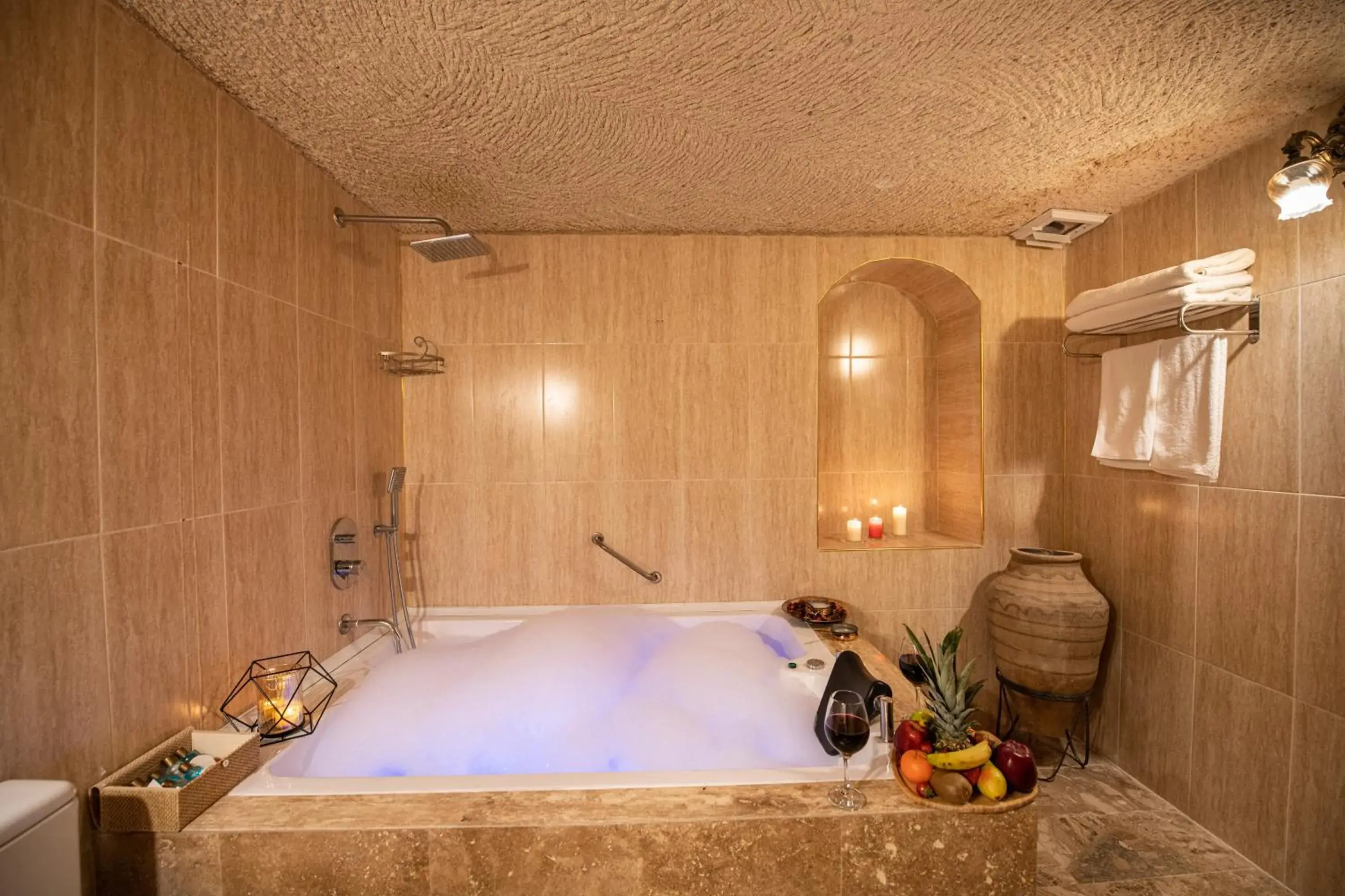 Royal Cave Suite with Jakuzzi in Simera in Cappadocia - Special Class - Best View Rooftop Royal Cave Suite with Jakuzzi in Simera in Cappadocia - Special Class - Best View Rooftop