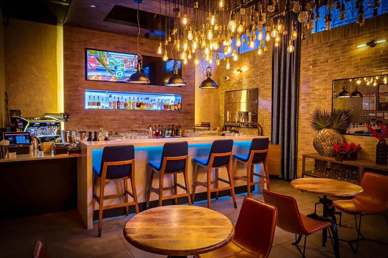 Restaurant/places to eat in 42 Hotel Williamsburg Restaurant/places to eat in 42 Hotel Williamsburg