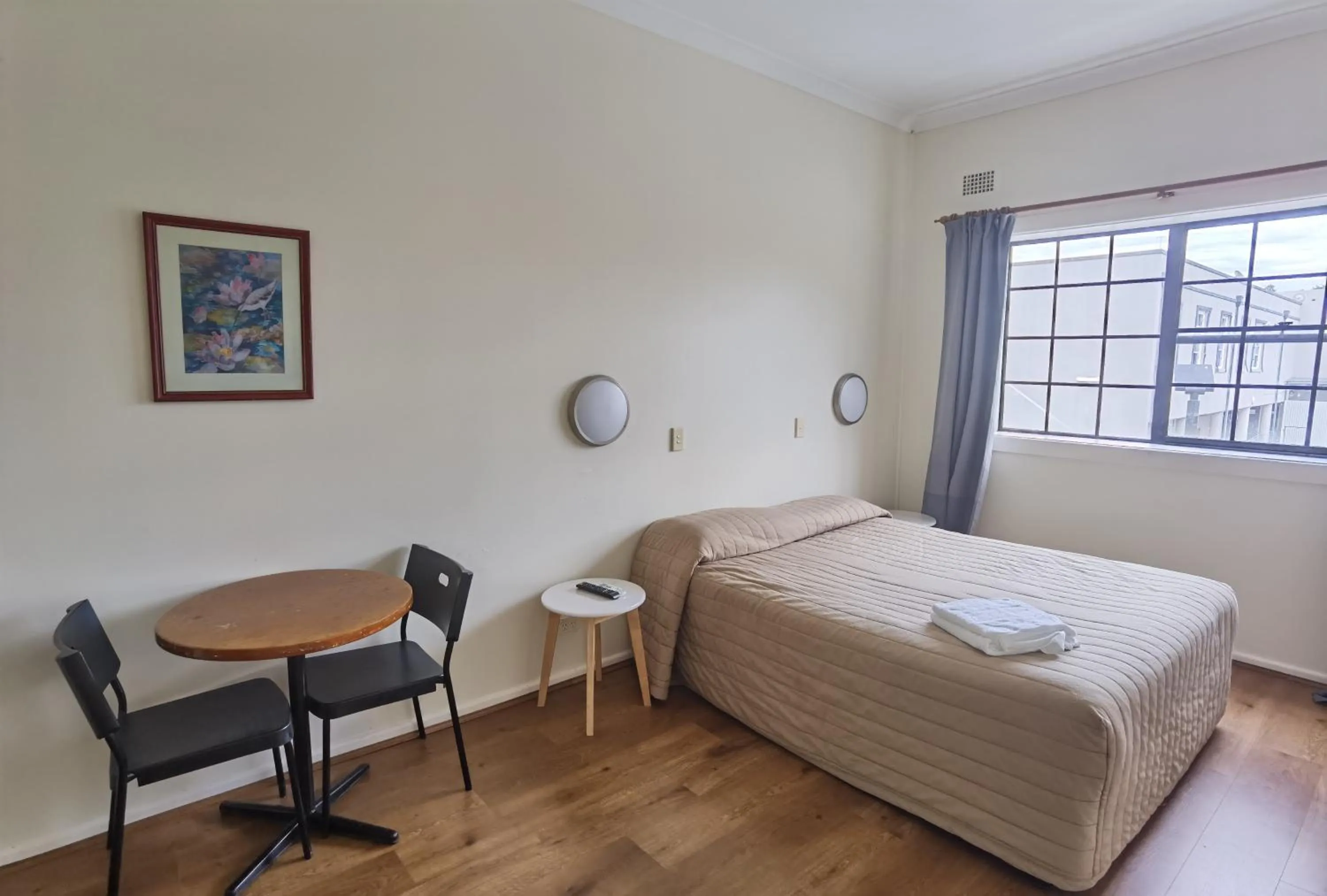 Bed in Watersedge Motel