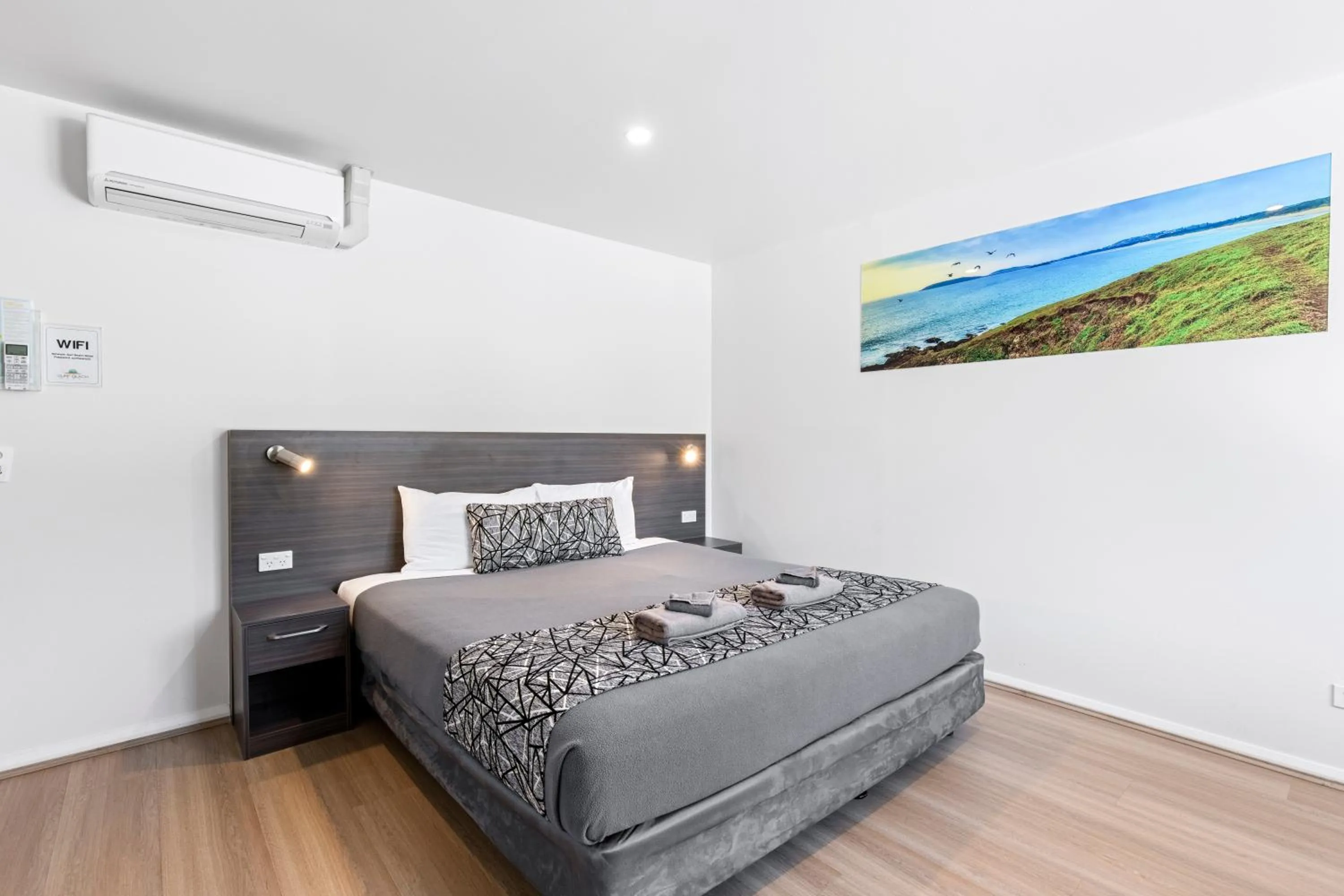 Bedroom, Bed in Surf Beach Motel Coffs