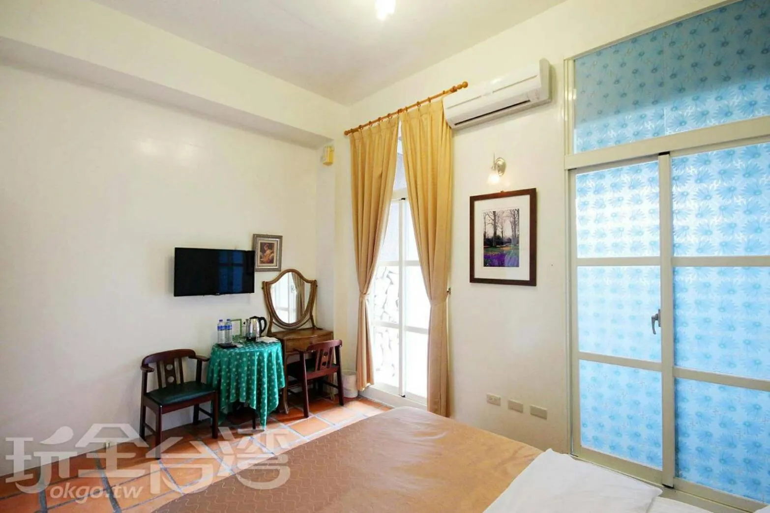 Bed in Vanilla Twilight