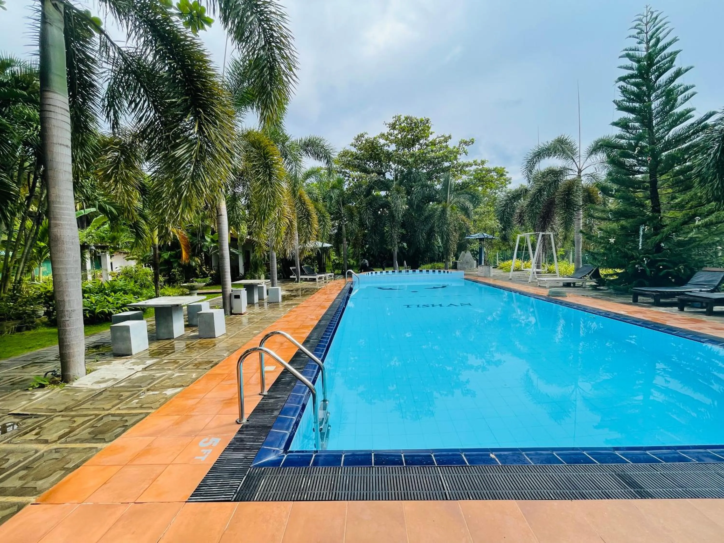 Tishan Holiday Resort