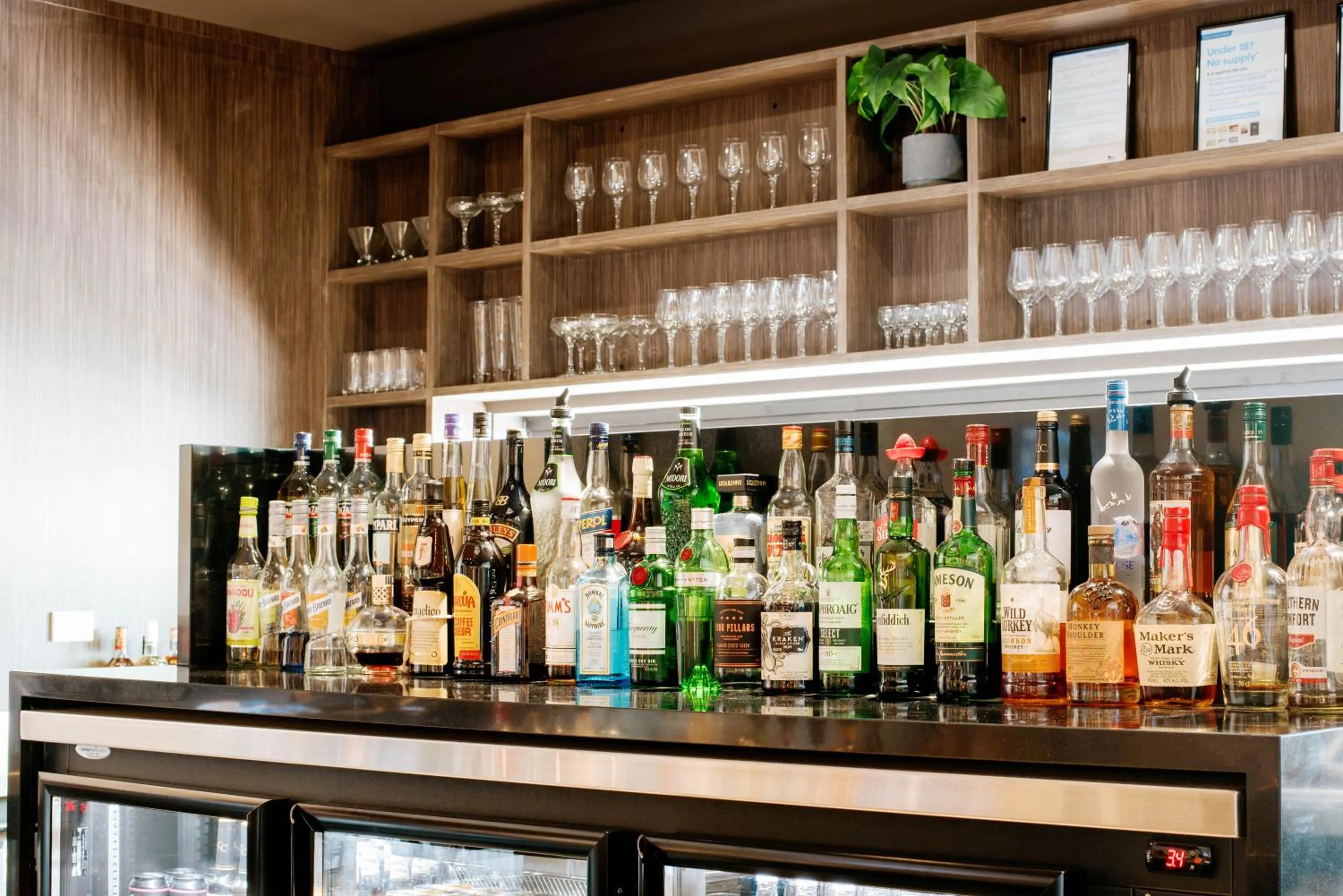 Lounge or bar in Quality Hotel Lakeside