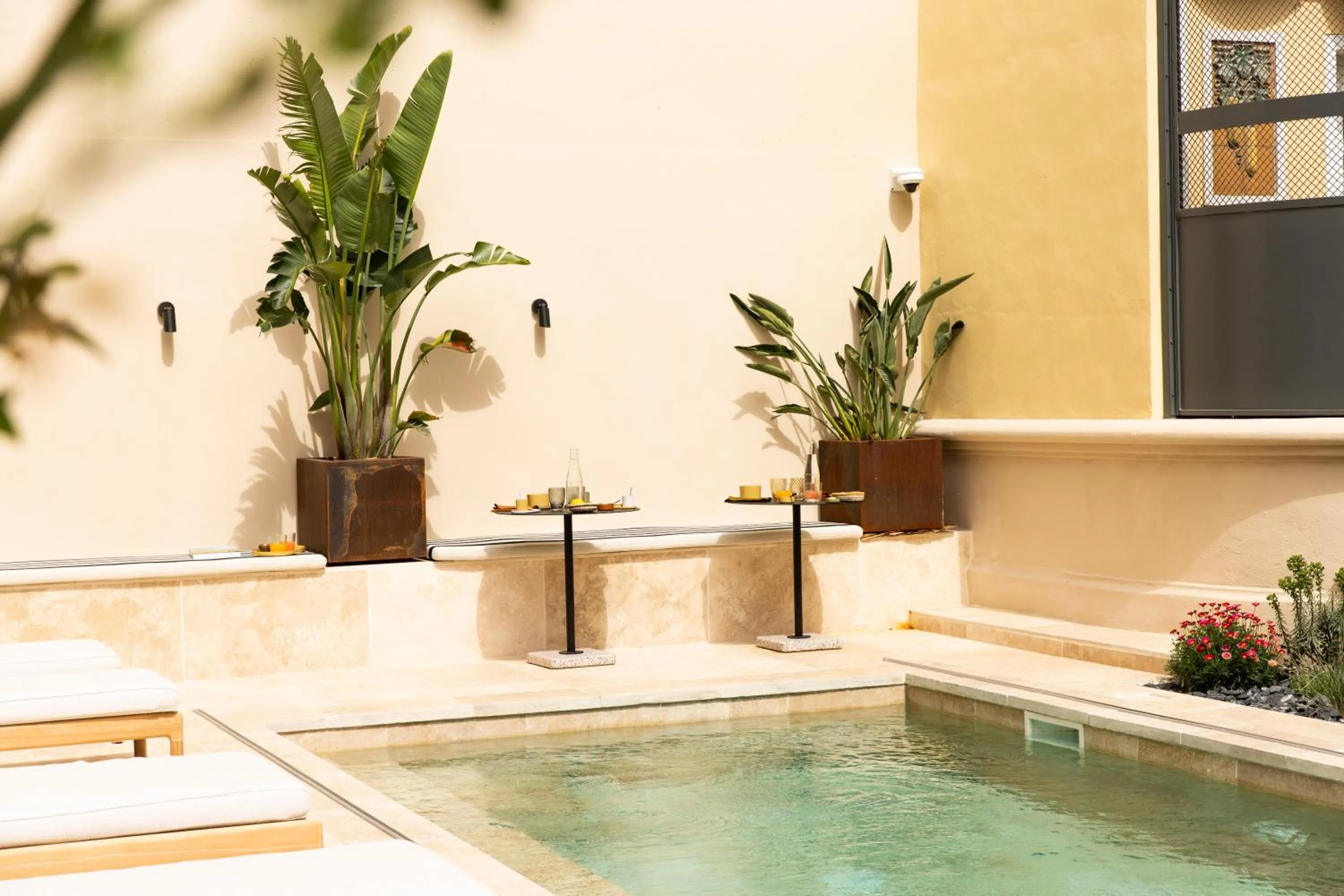 Swimming pool in Hôtel Le Mosaïque