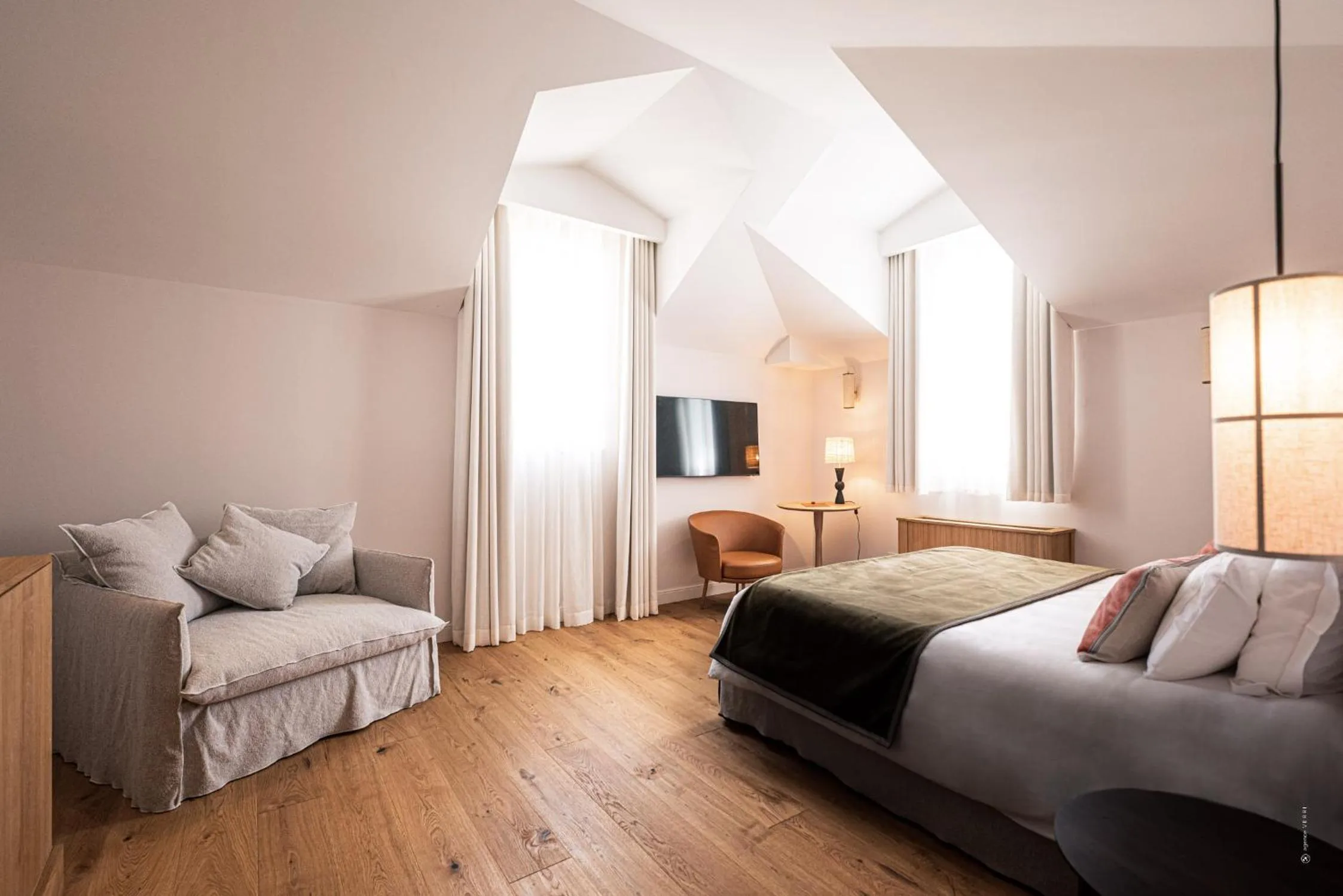 Photo of the whole room, Bed in Hôtel Le Mosaïque