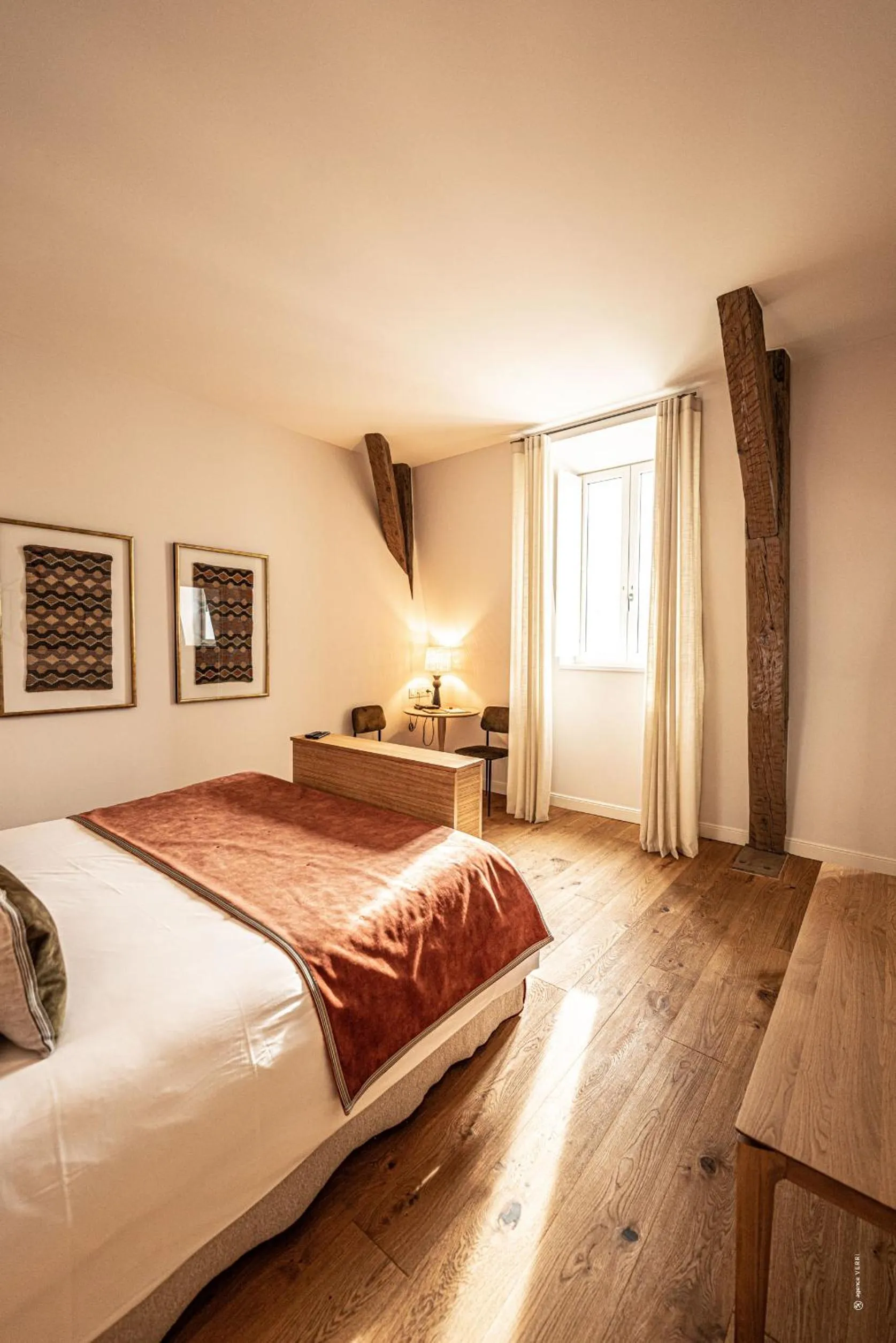 TV and multimedia, Bed in Hôtel Le Mosaïque