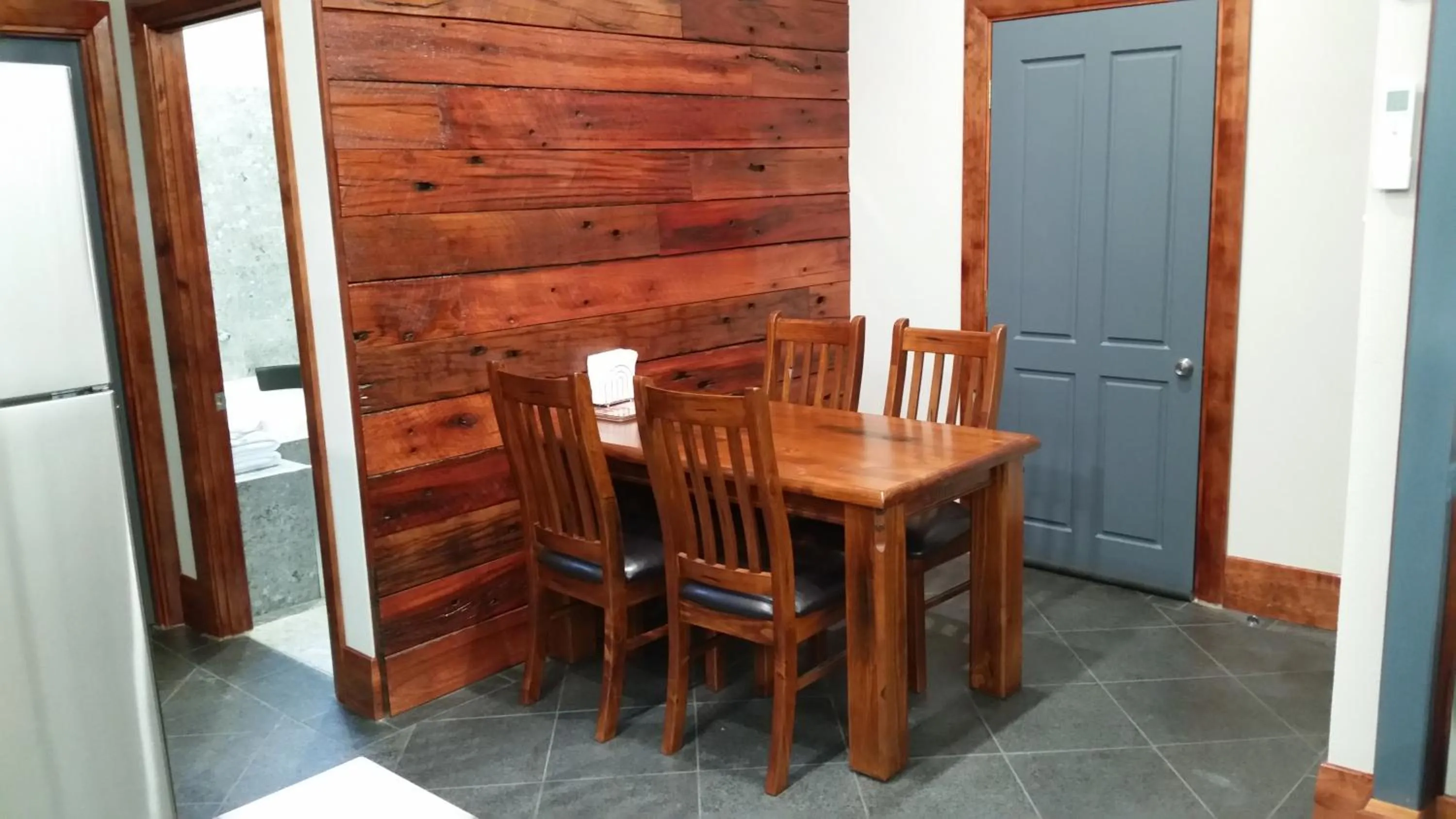 Dining area in Eagle Foundry Bed & Breakfast