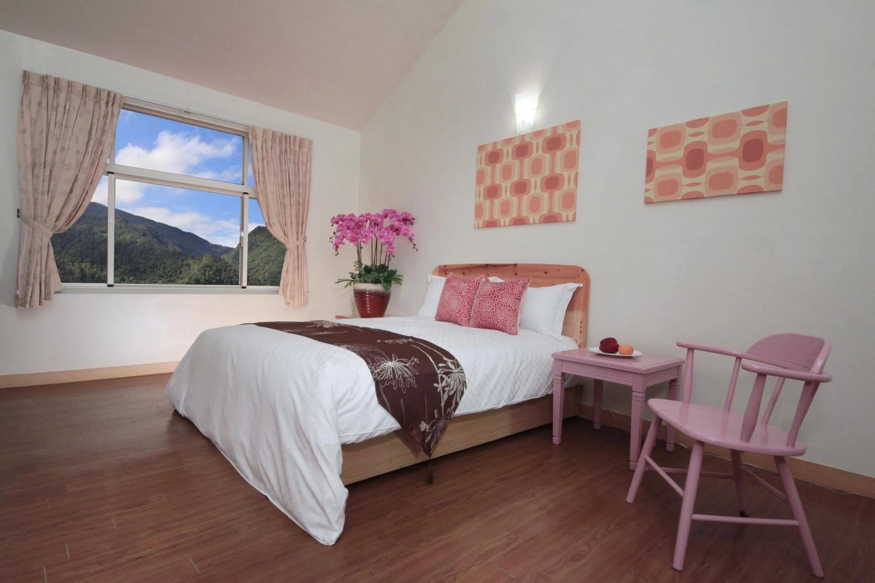 Bed in Ying Shih Guest House