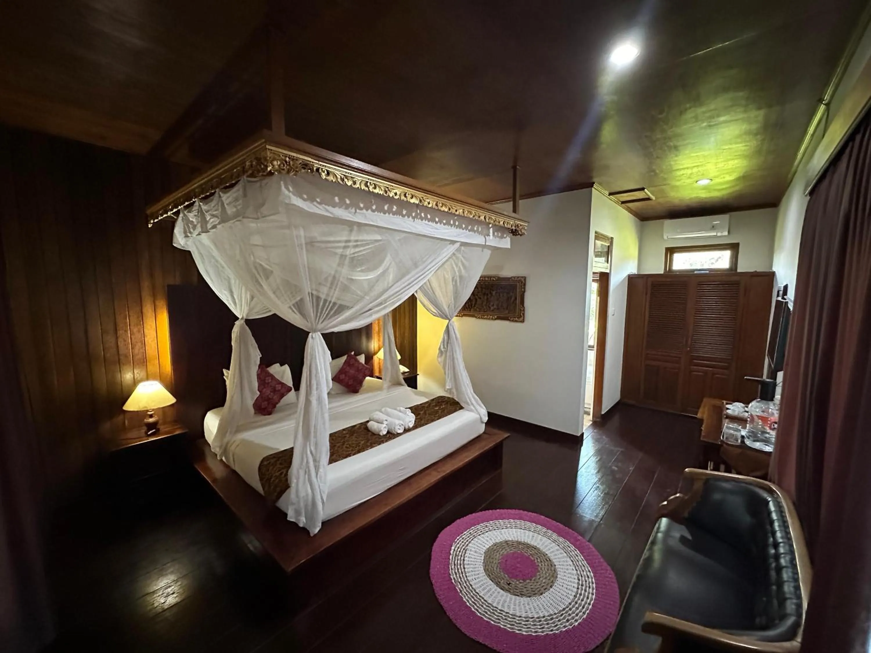 Bedroom, Bed in Saren Indah Hotel