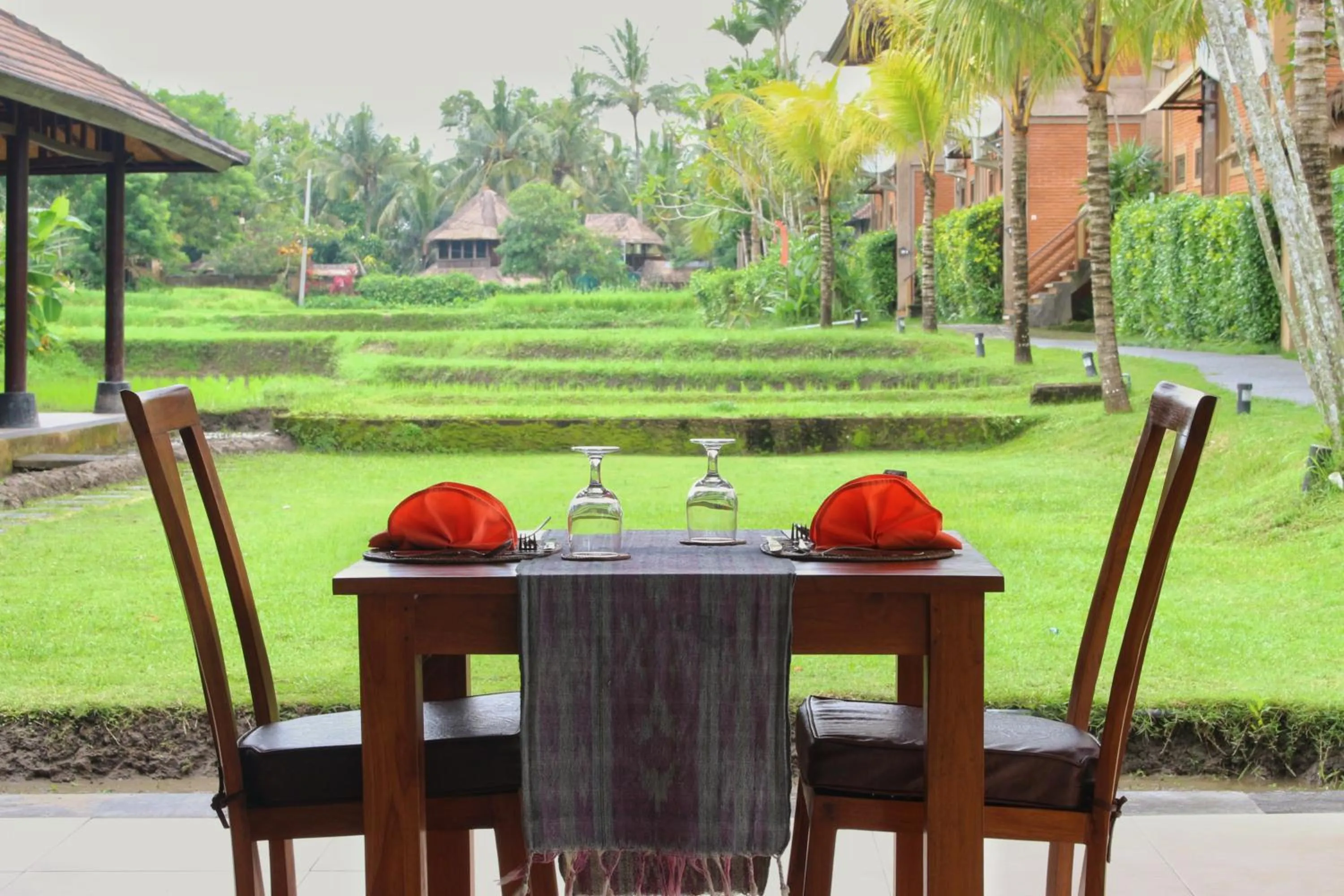 Restaurant/places to eat in Saren Indah Hotel