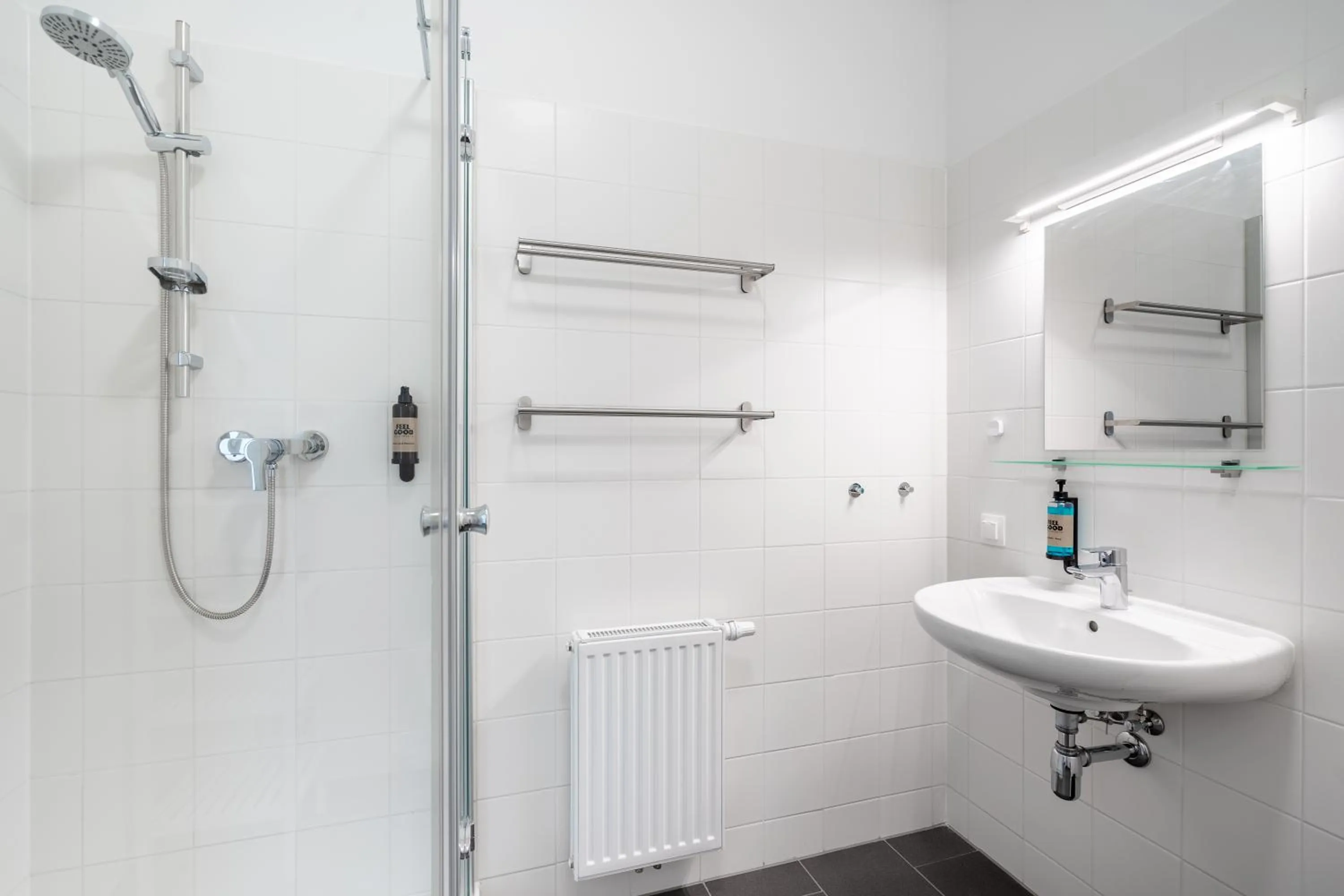 Shower in FeelGood Apartments LakeLiving inklusive Garagenplatz