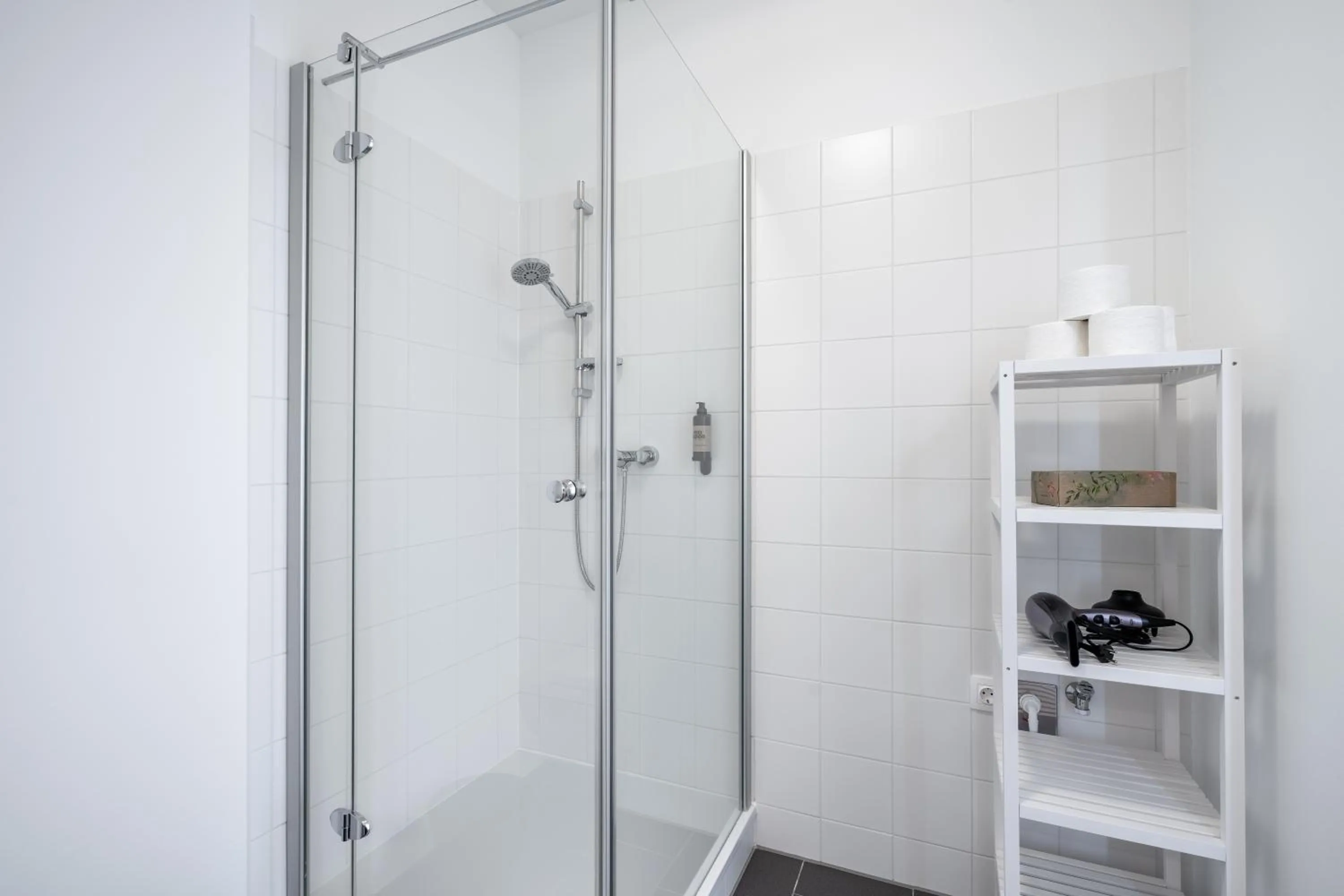 Shower in FeelGood Apartments LakeLiving inklusive Garagenplatz