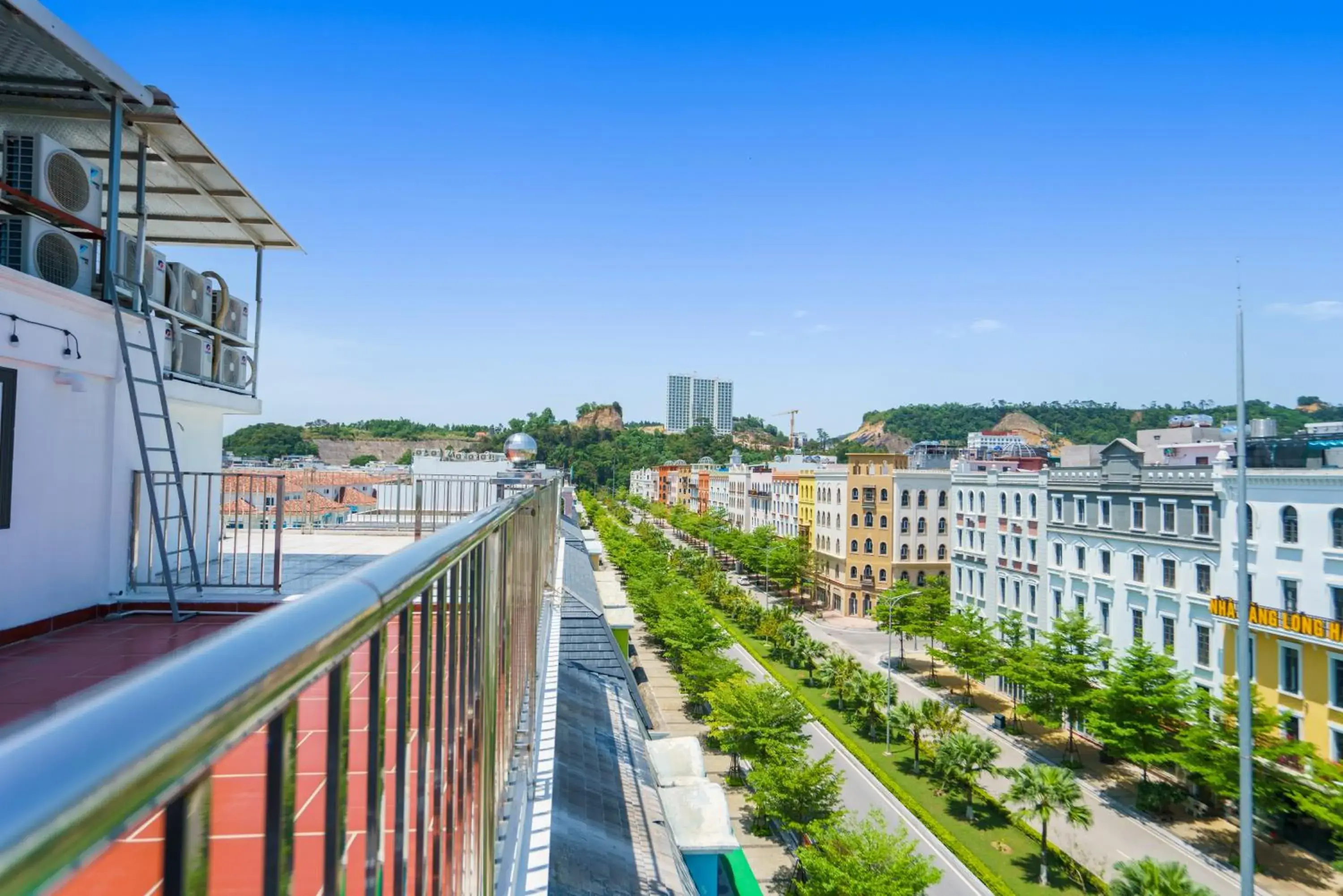 Street view in The Enchanted Ha Long Hotel Street view in The Enchanted Ha Long Hotel