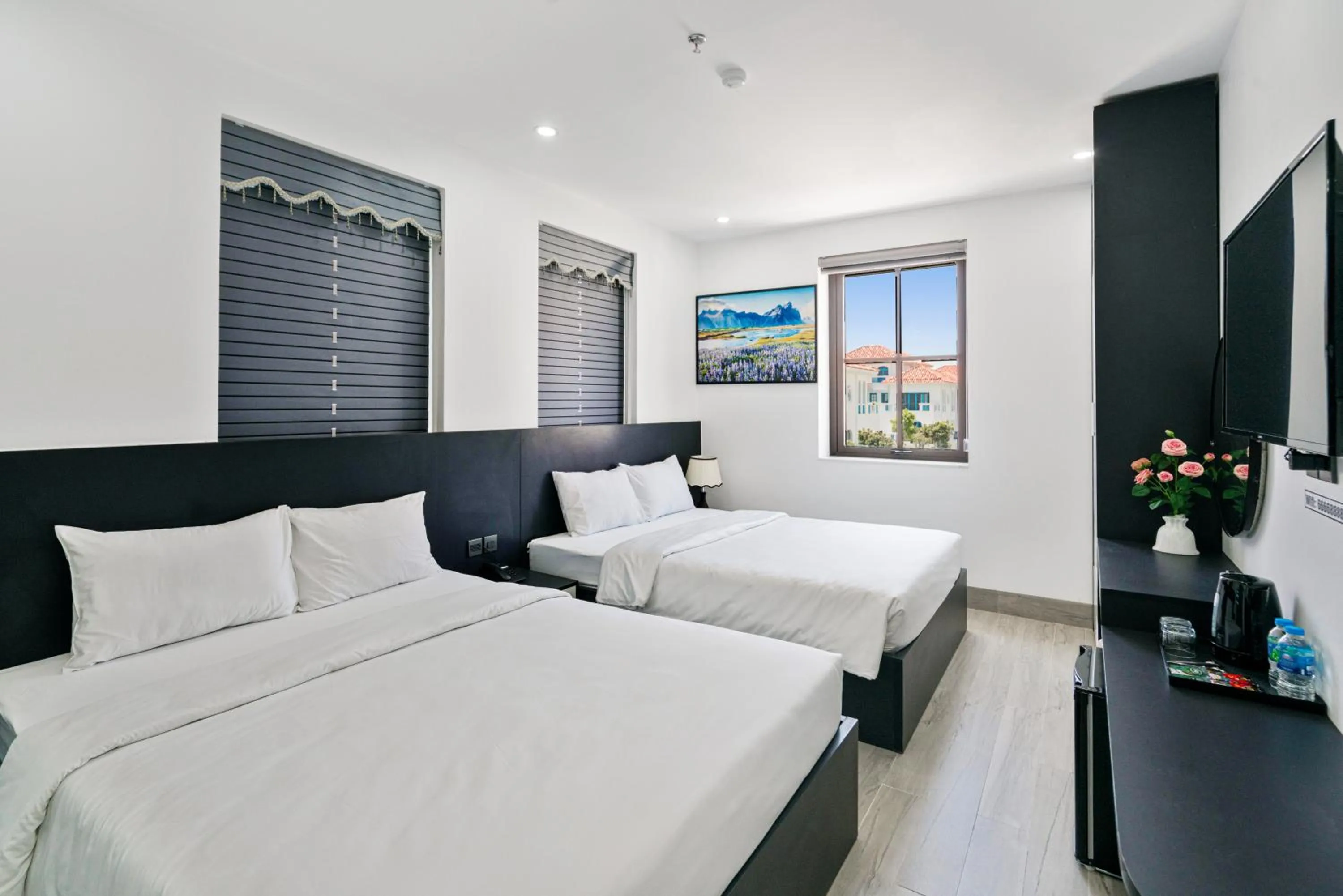 Bedroom, Bed in The Enchanted Ha Long Hotel