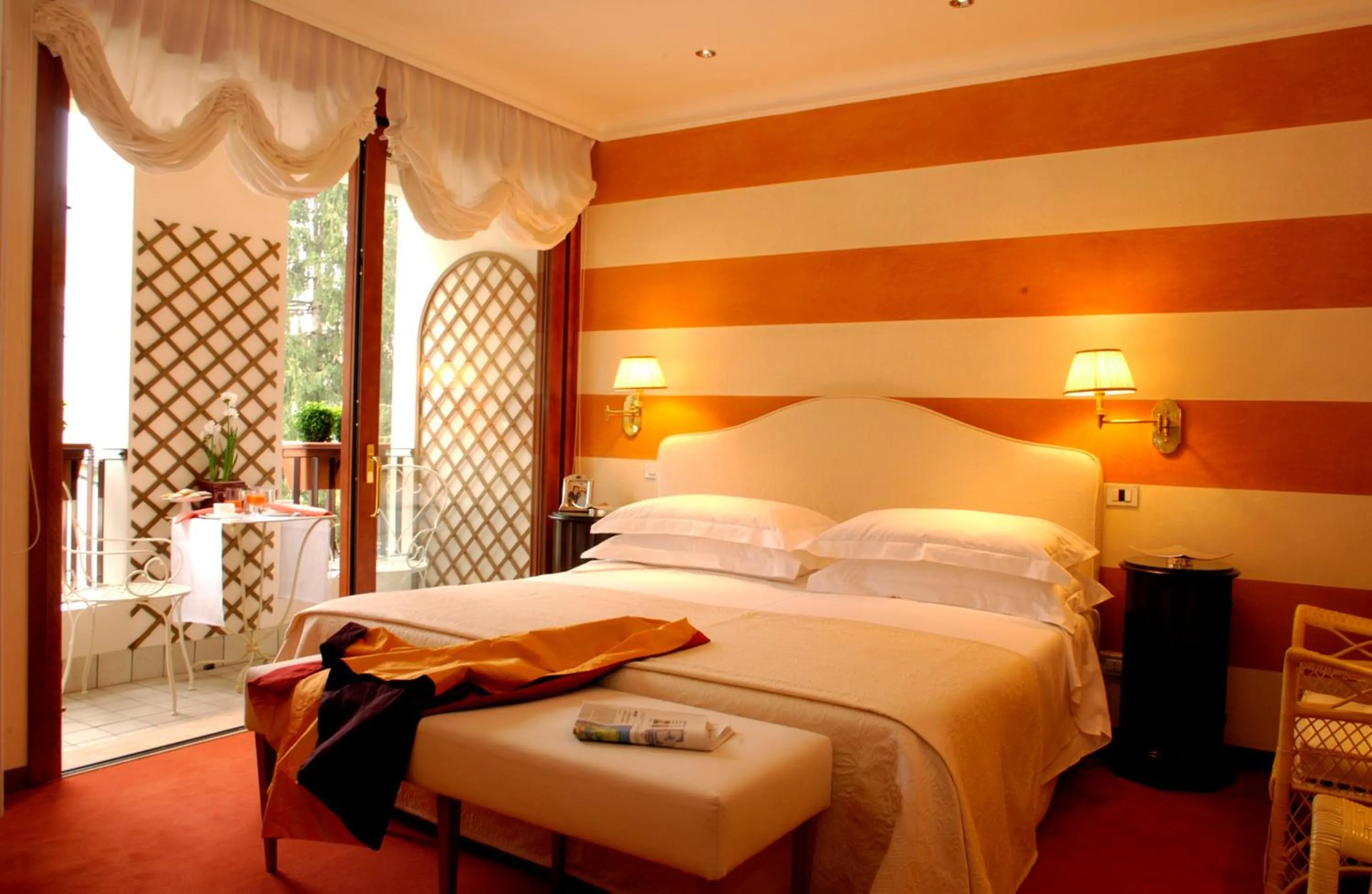 Balcony/Terrace, Bed in Charming Hotel dei Chiostri