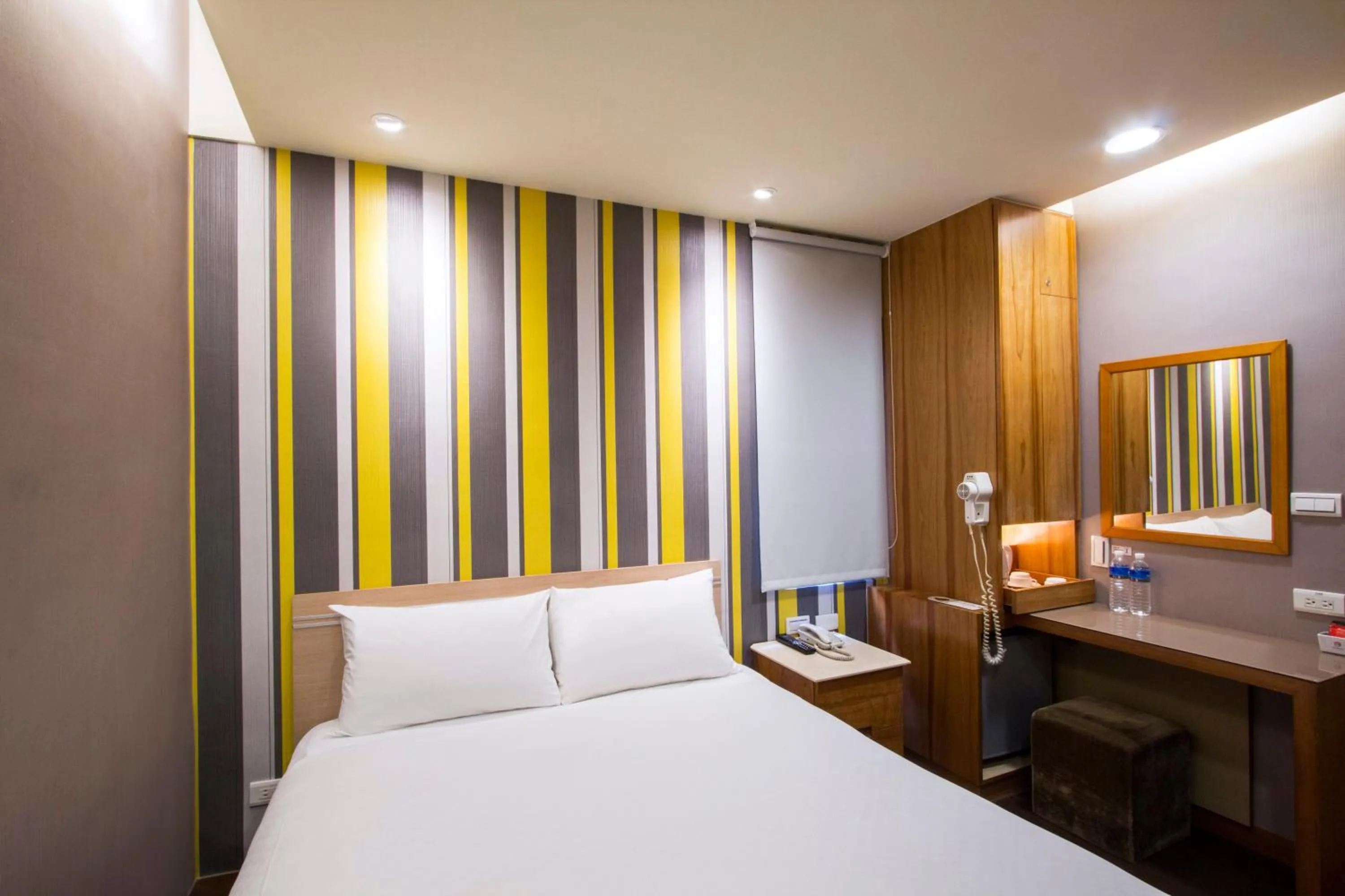 Photo of the whole room, Bed in VIP Hotel