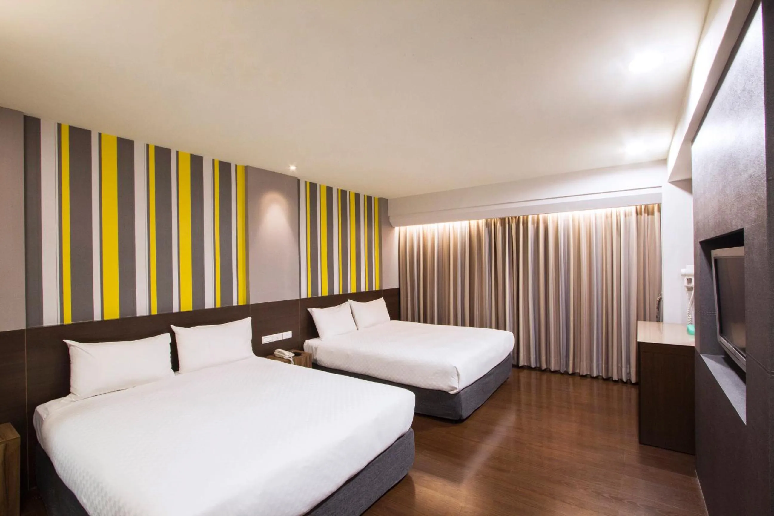 Photo of the whole room, Bed in VIP Hotel