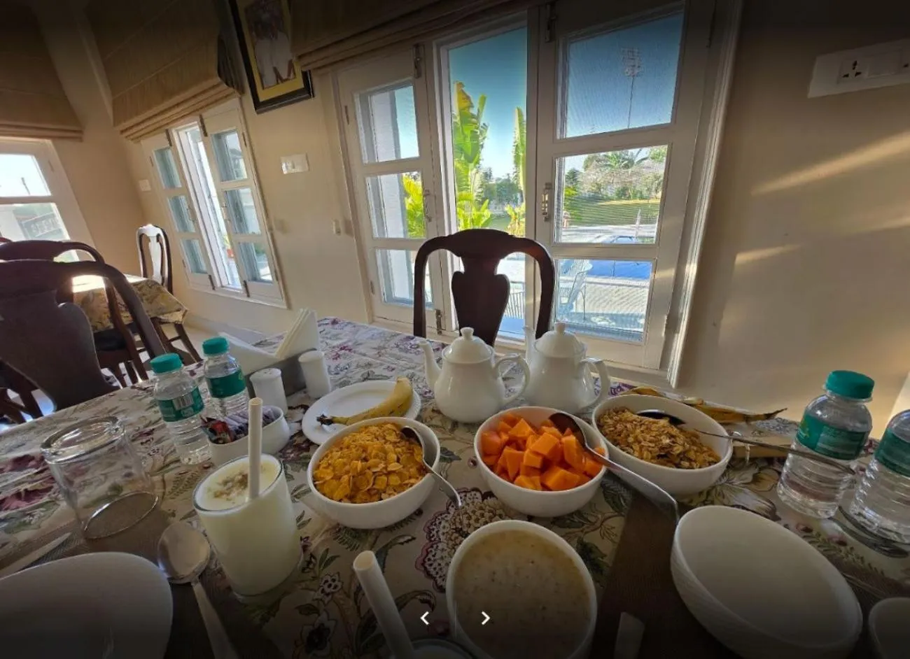 Breakfast in Boheda Manor - Luxury Retreat