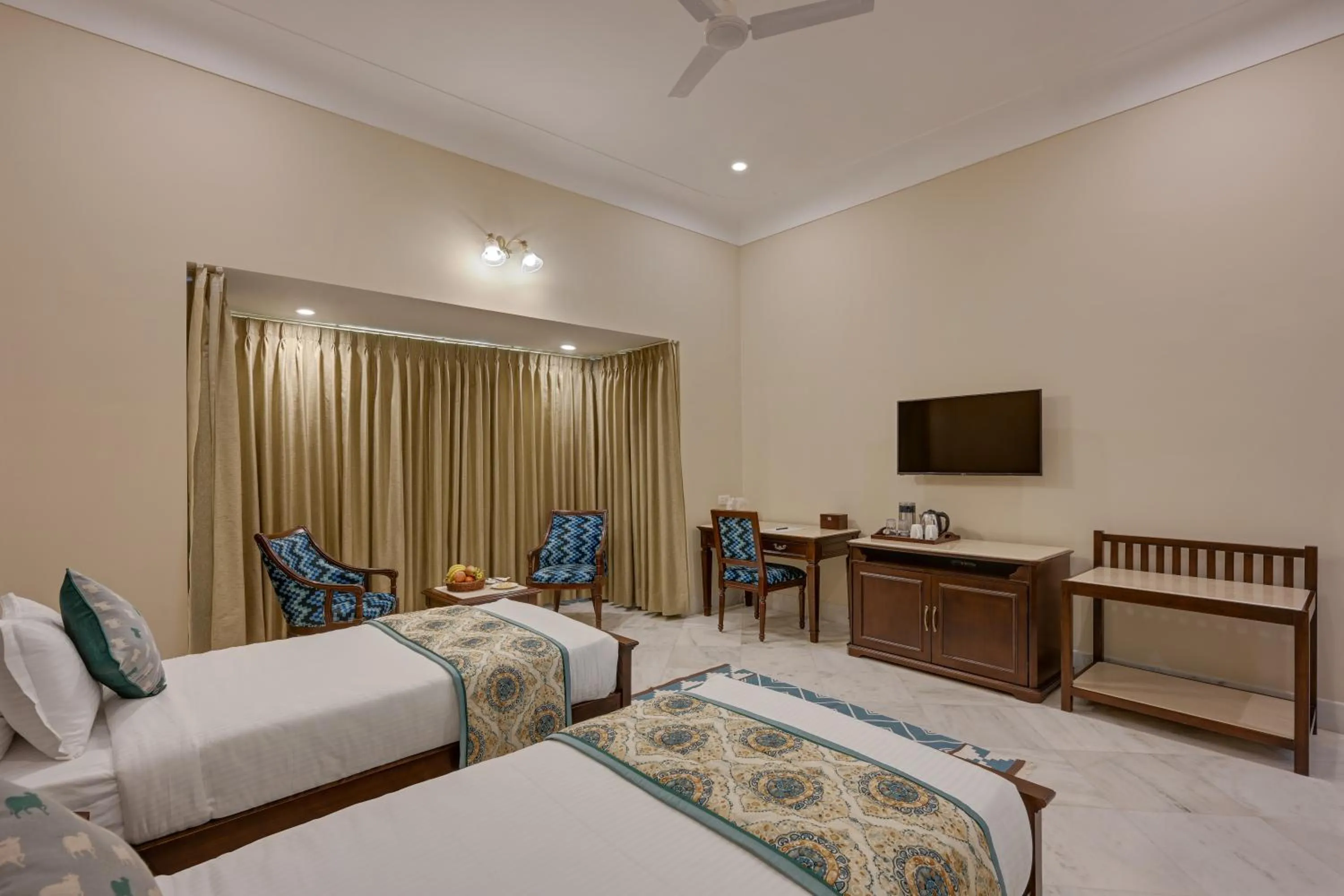 Bed in Boheda Manor - Luxury Retreat