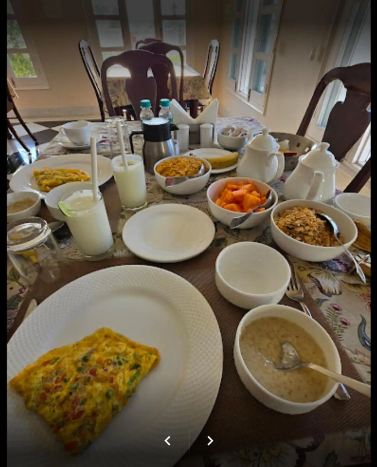 Breakfast in Boheda Manor - Luxury Retreat