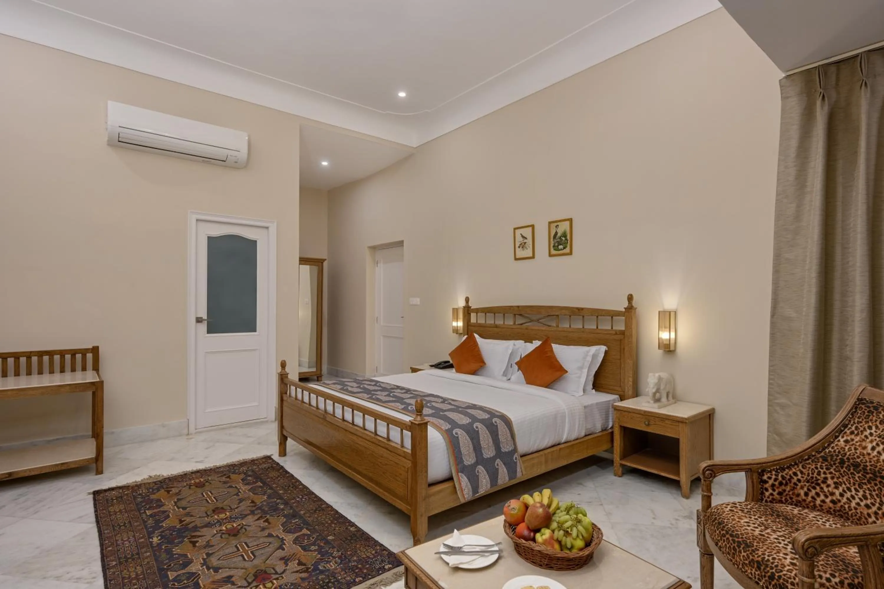 Bedroom, Bed in Boheda Manor - Luxury Retreat