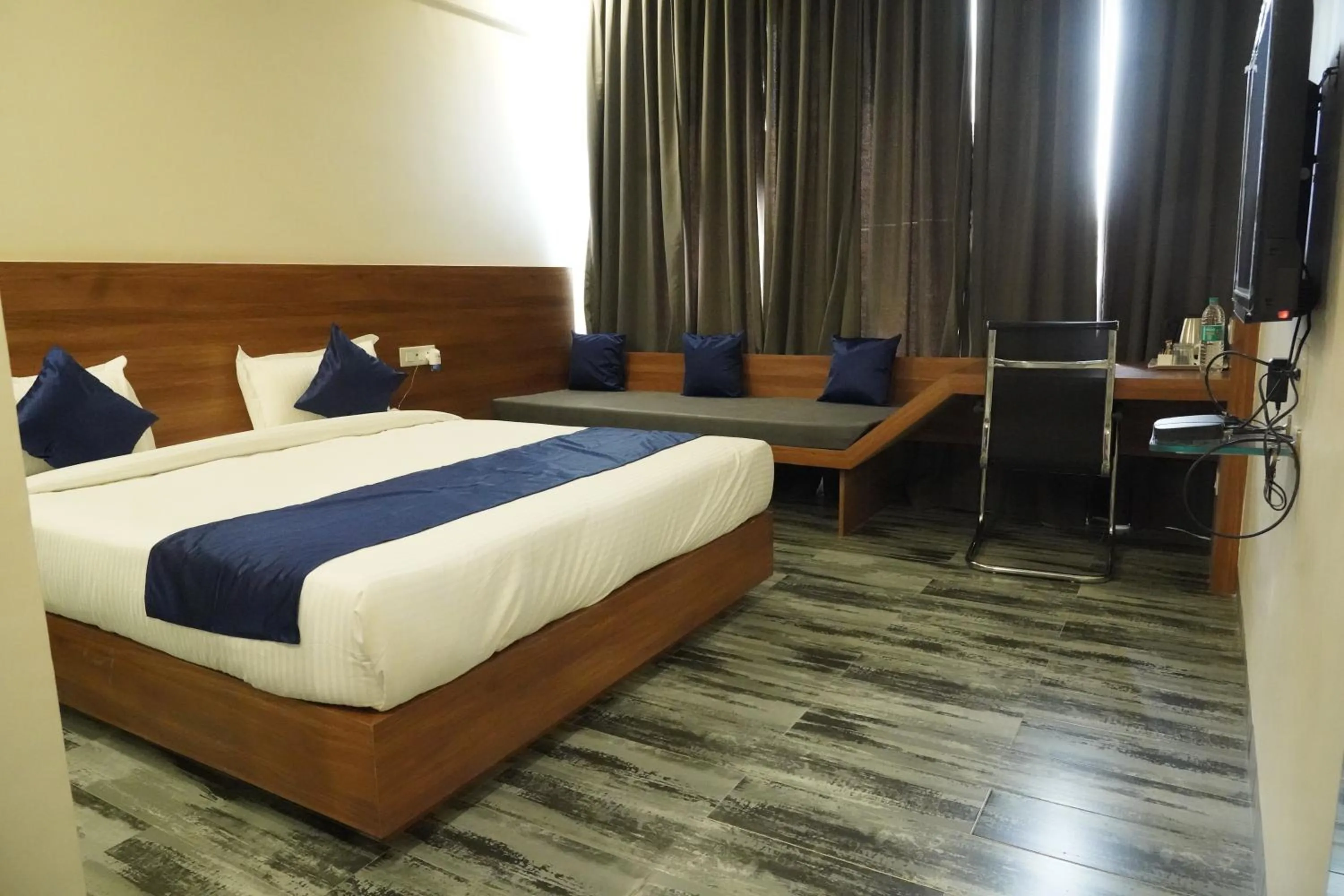 Bedroom, Bed in HOTEL MAKHAN VIHAR