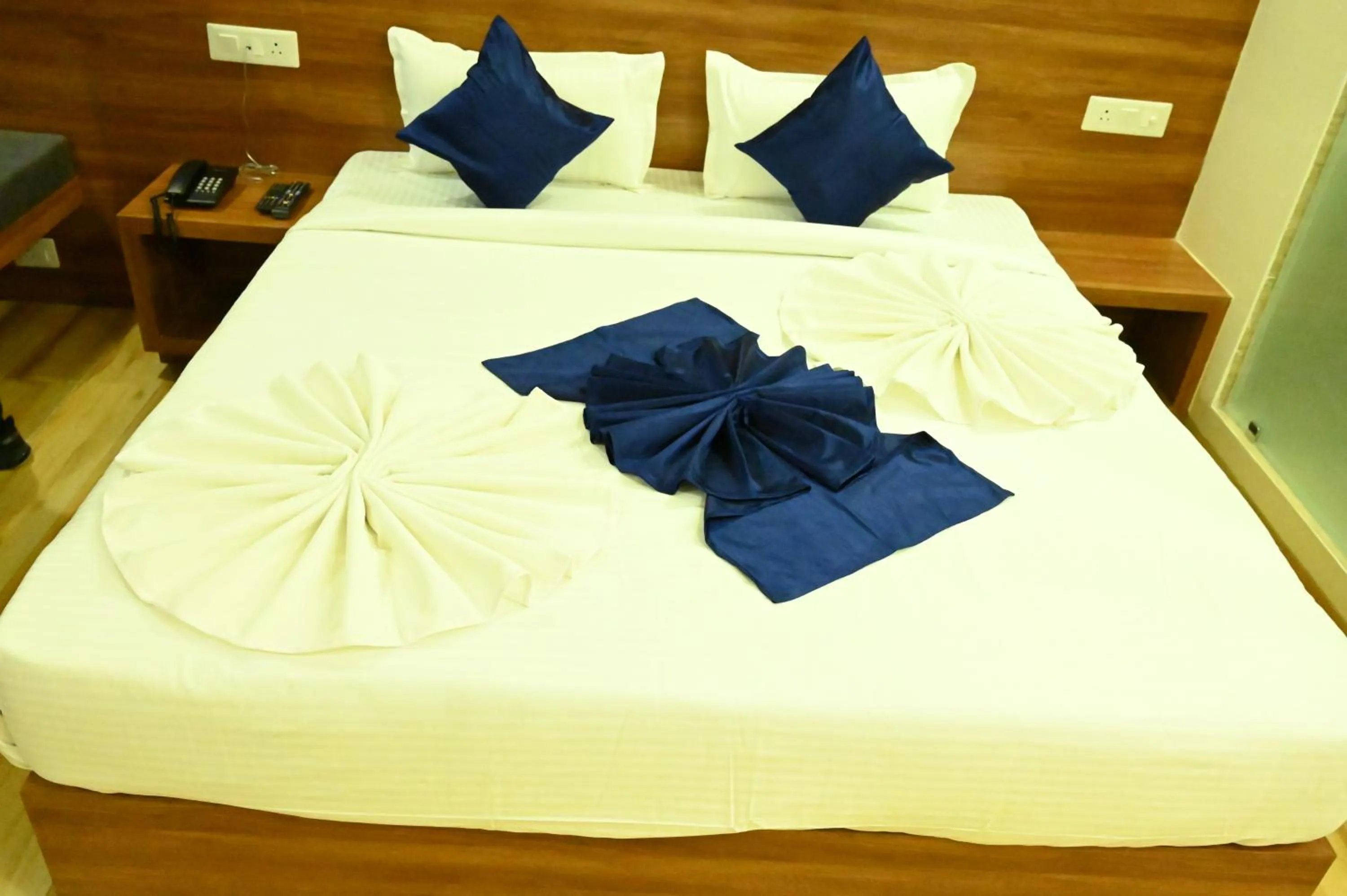 Bedroom, Bed in HOTEL MAKHAN VIHAR