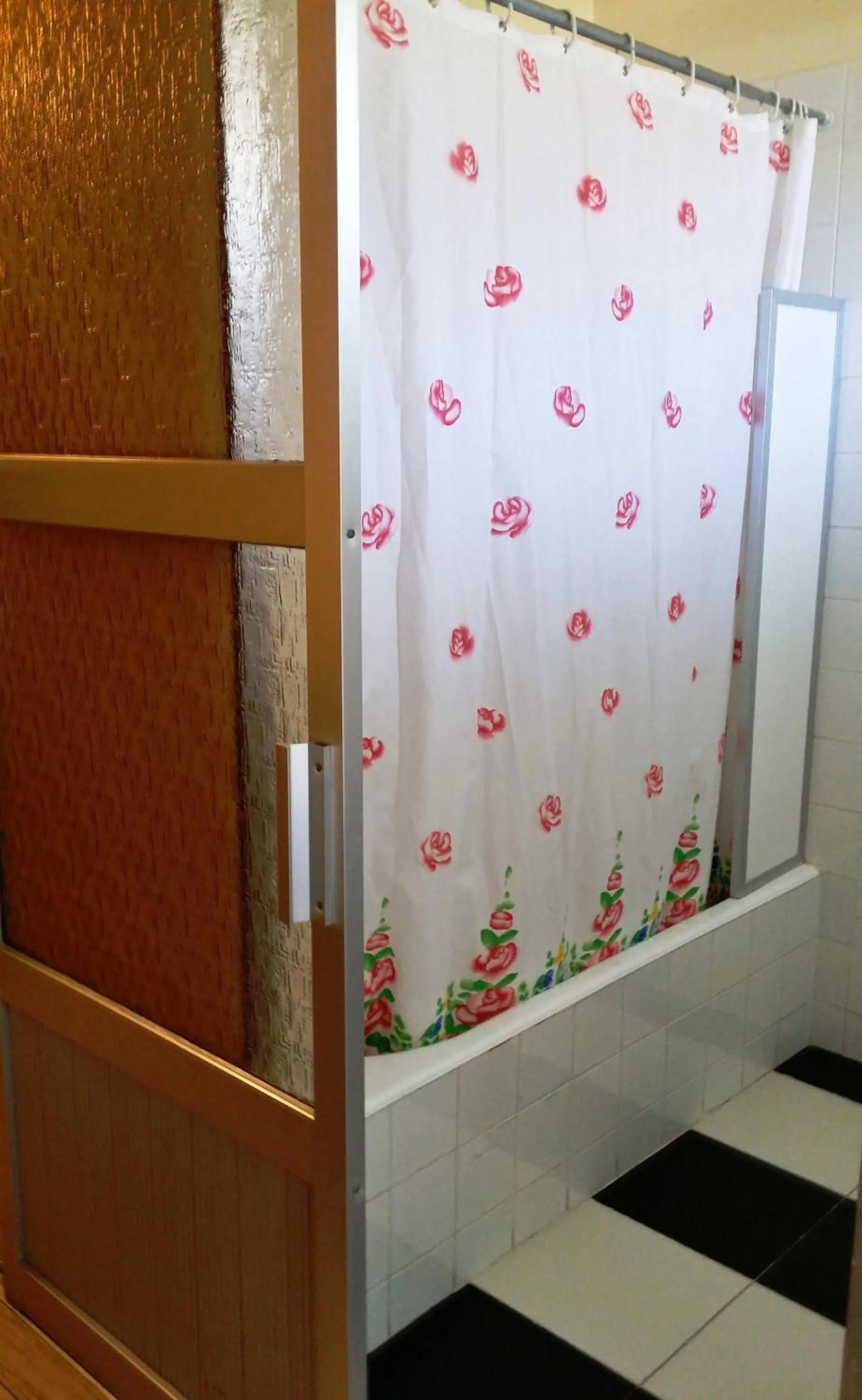 Bathroom in Minaides Hotel