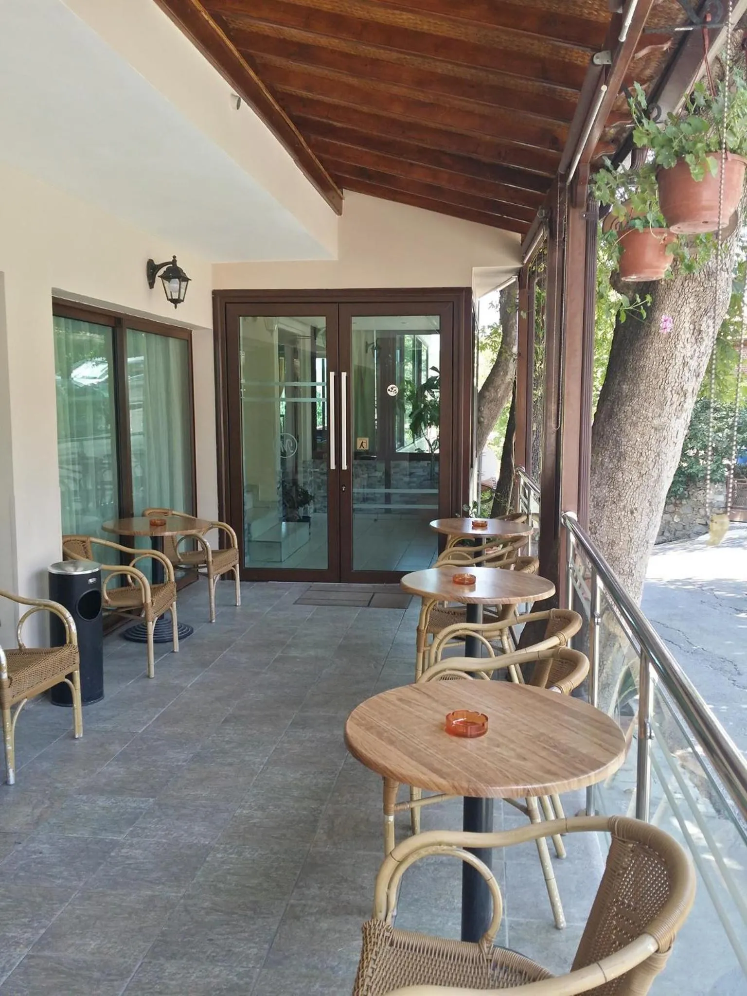 Facade/entrance in Minaides Hotel