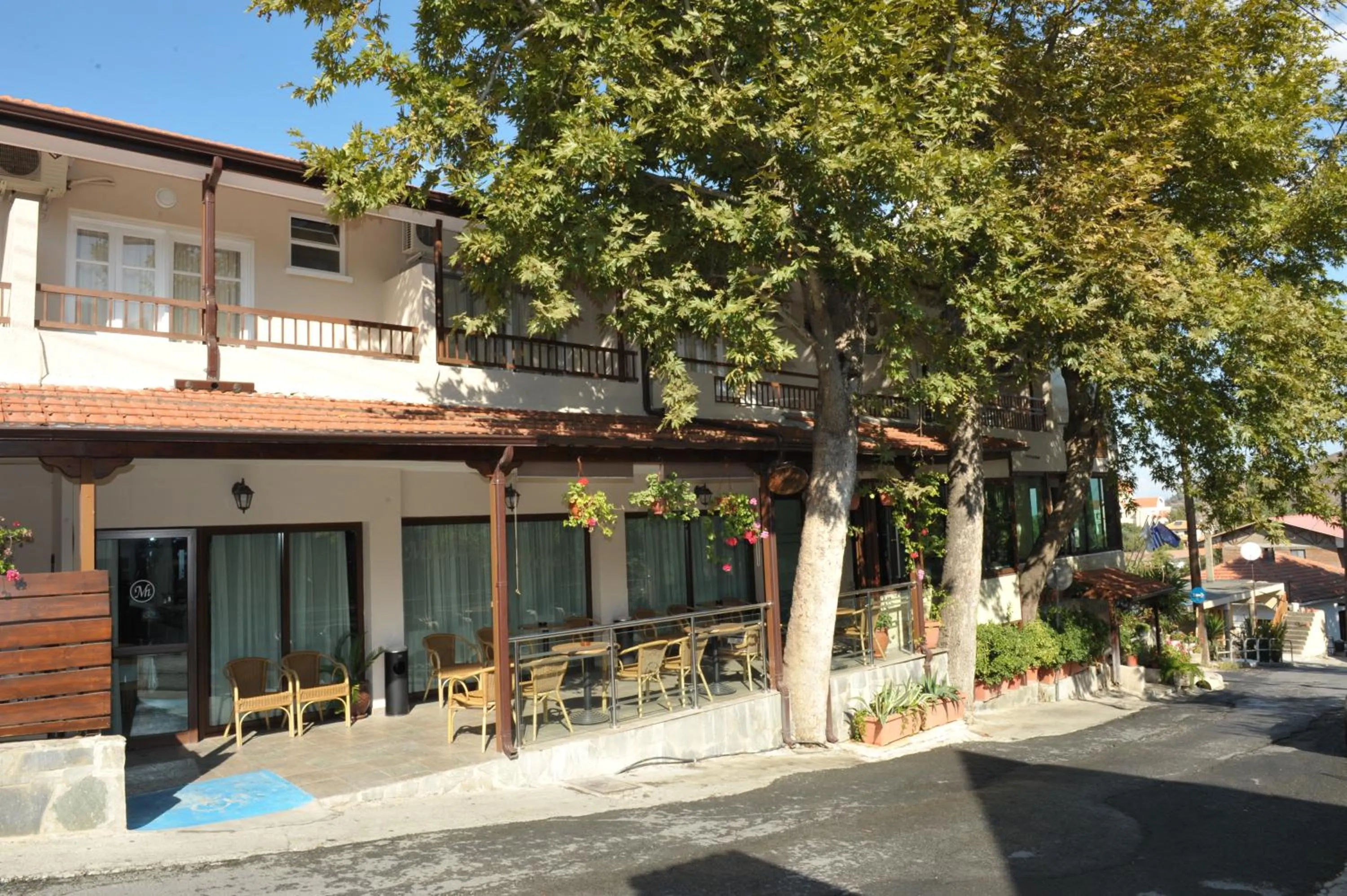 Facade/entrance in Minaides Hotel
