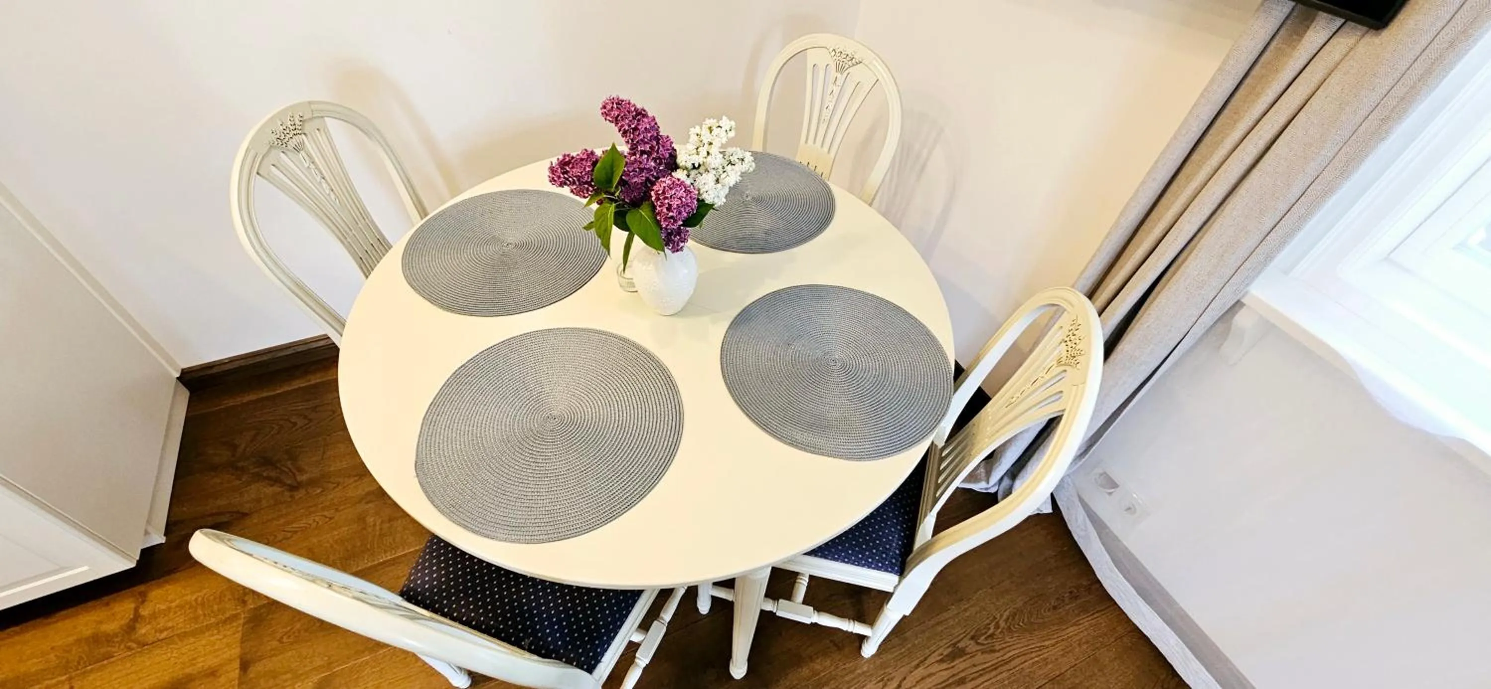 Dining area in Villa Loebel 1881