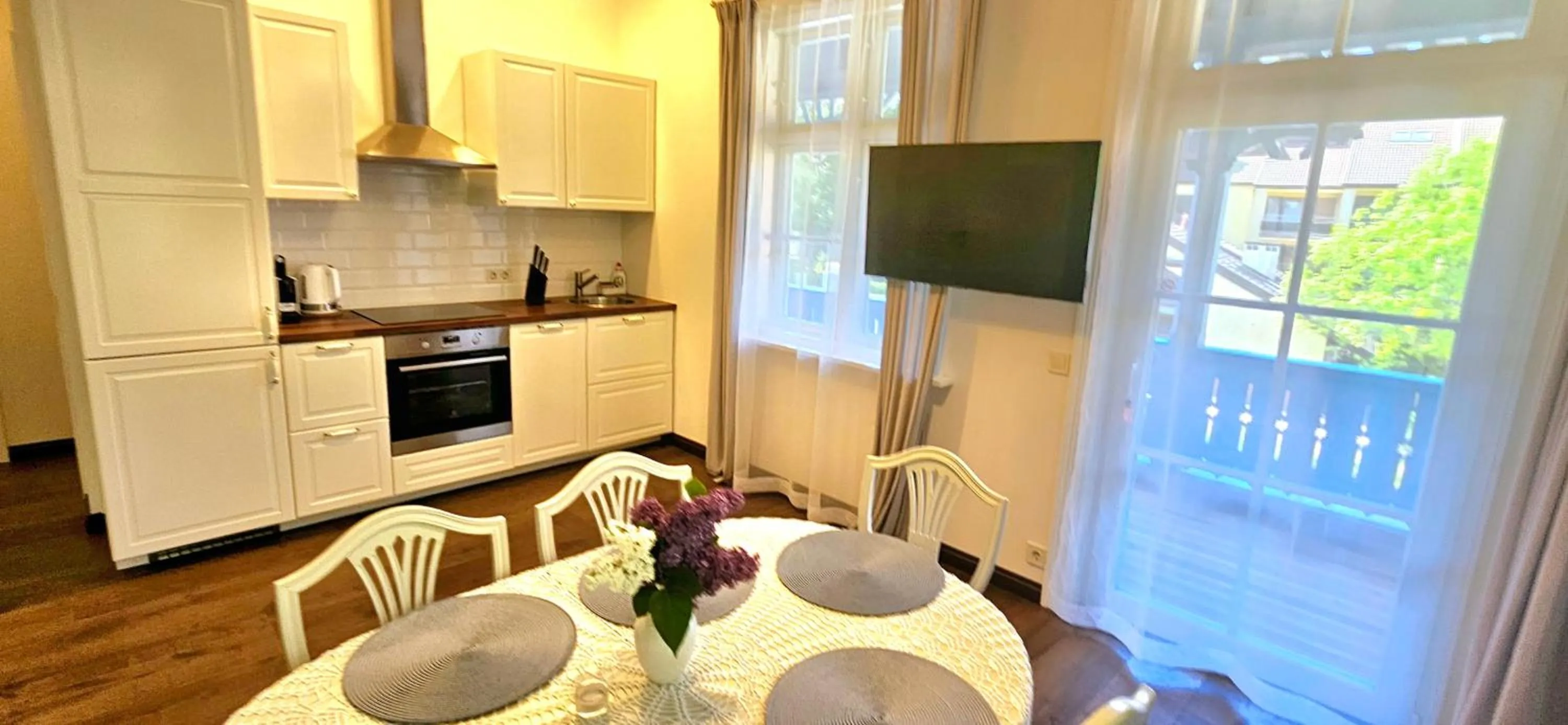 Dining area in Villa Loebel 1881