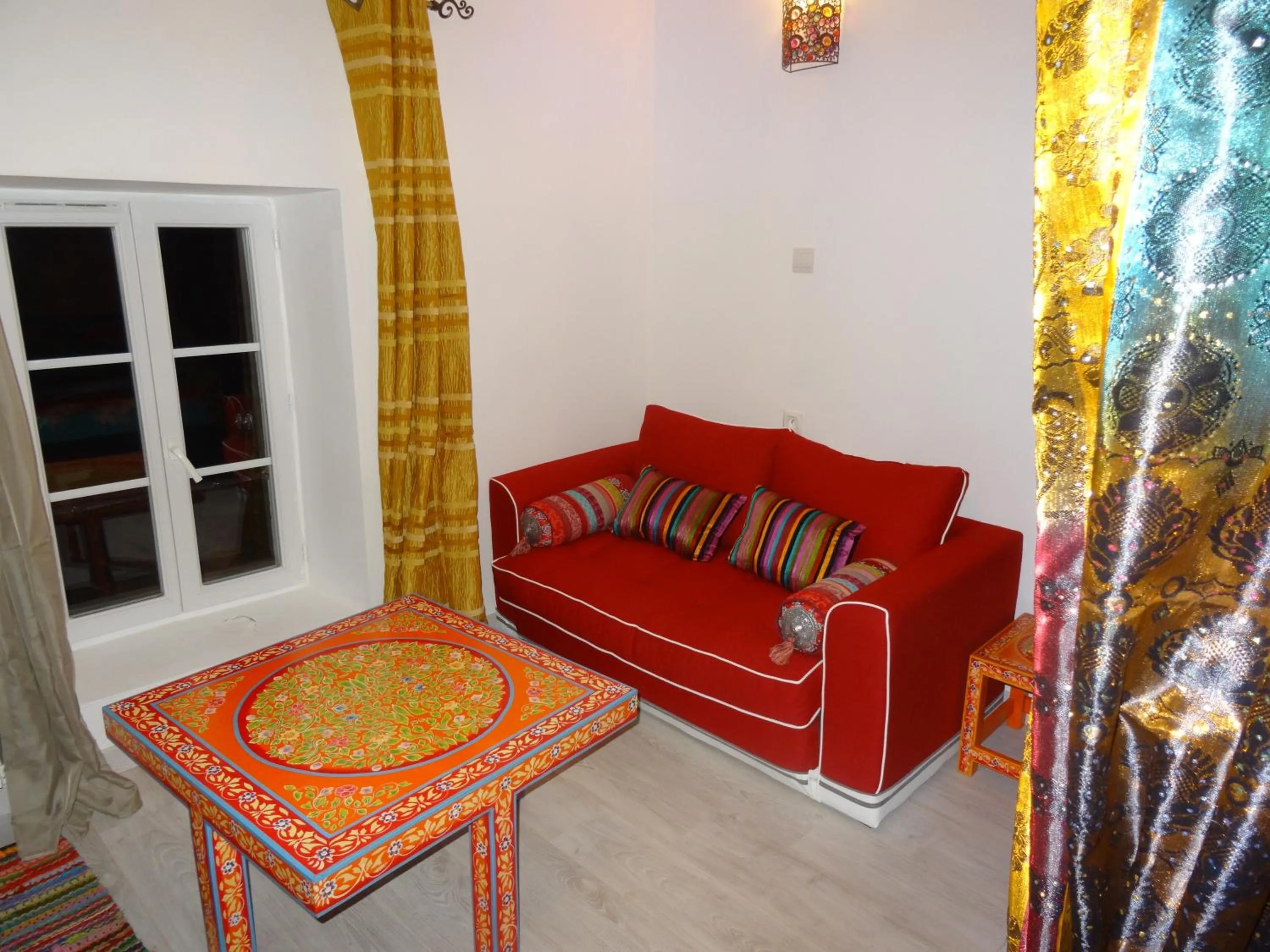 Decorative detail in La Fontenelle Chambres d'Hôtes